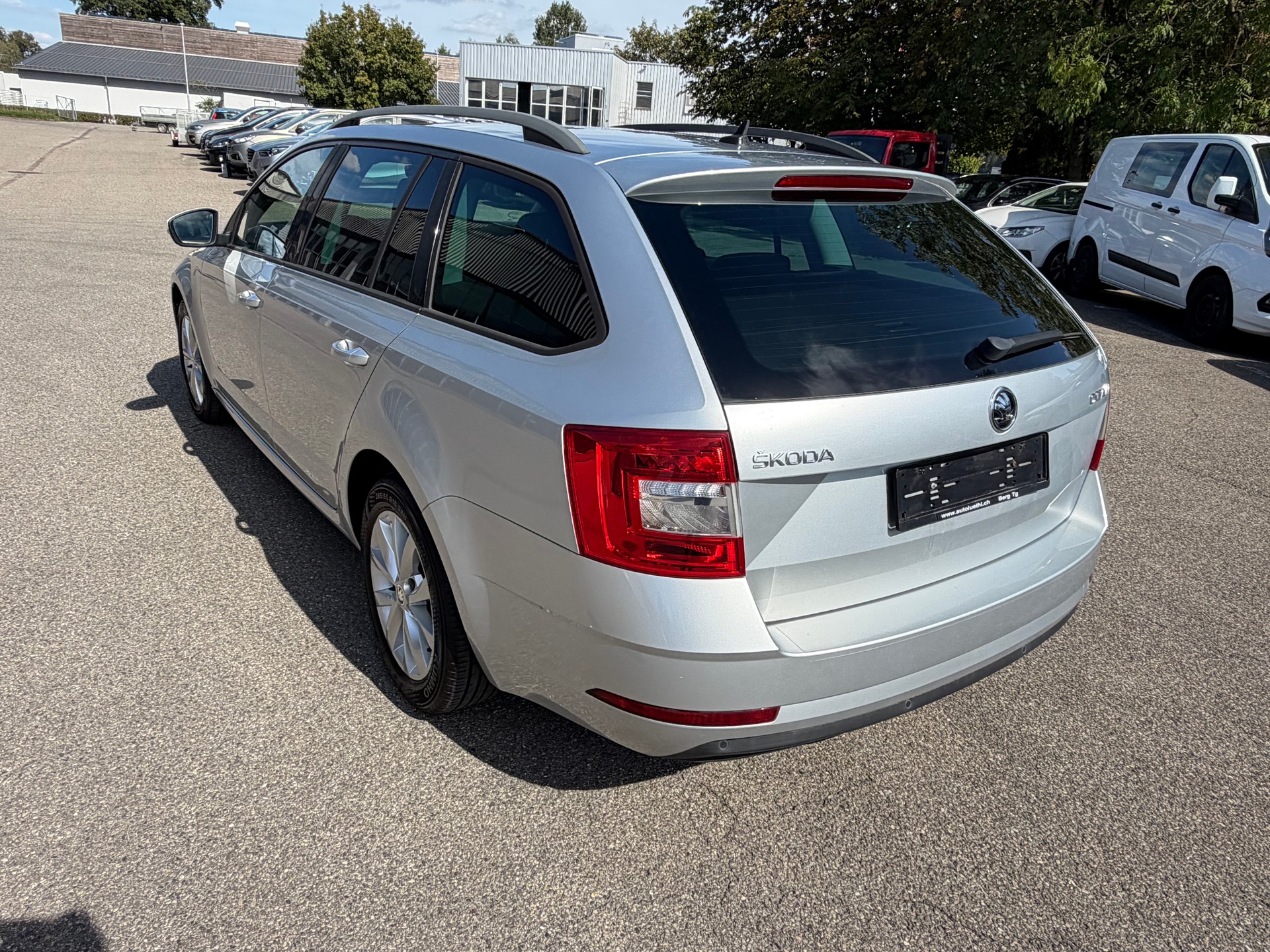 SKODA OCTAVIA-image-3