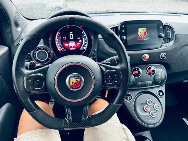 FIAT 695 1.4 16V Turbo Abarth 695 Turismo Dualogic-image-5