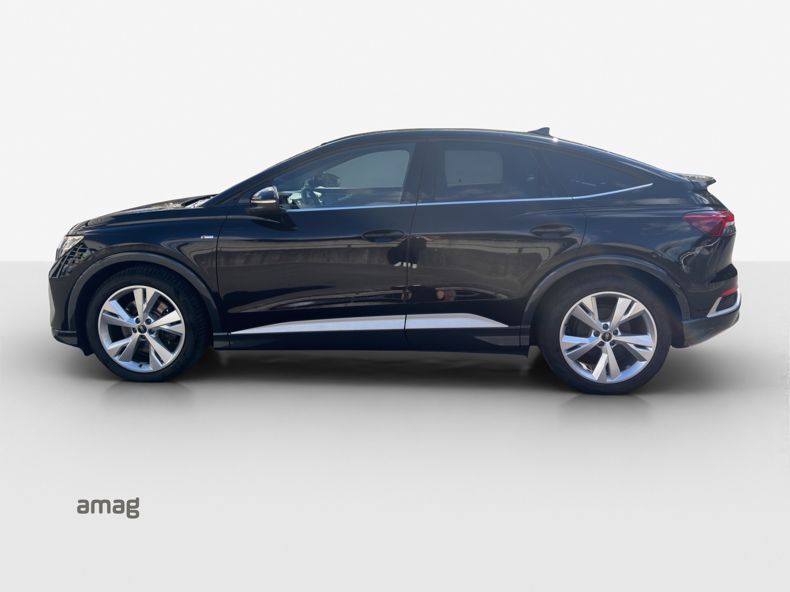 AUDI Q4 Sportback e-tron 50 quattro-showroom-element-1