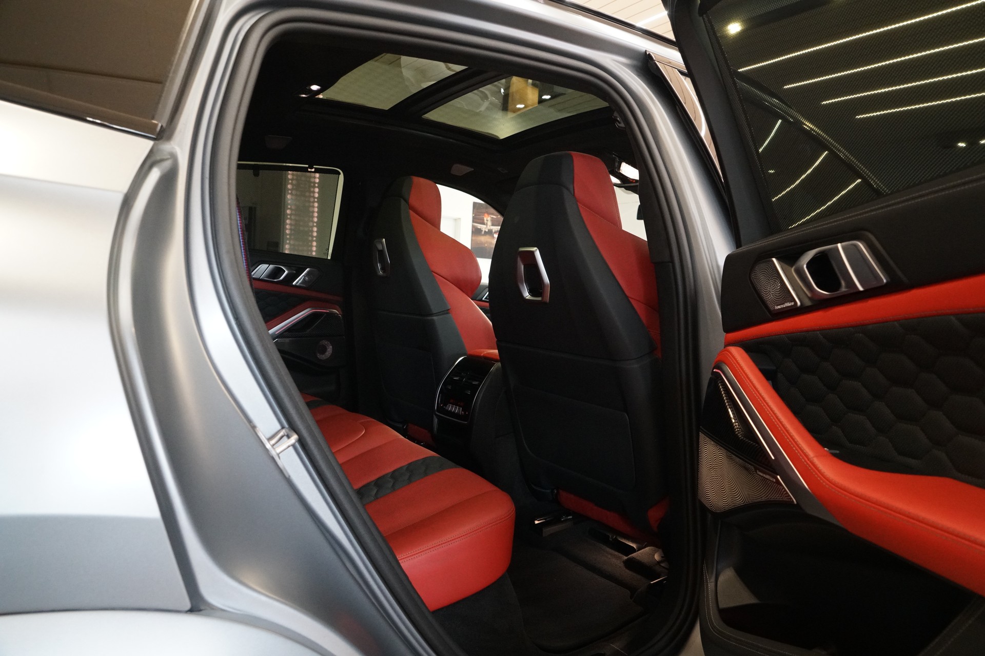 BMW X6M Steptronic M Competition Frozen Pure Grey-image-23