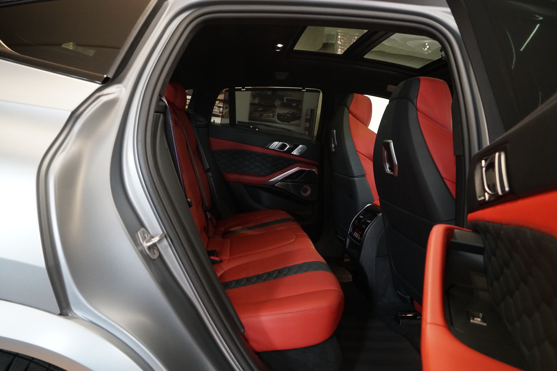 BMW X6M Steptronic M Competition Frozen Pure Grey-image-24