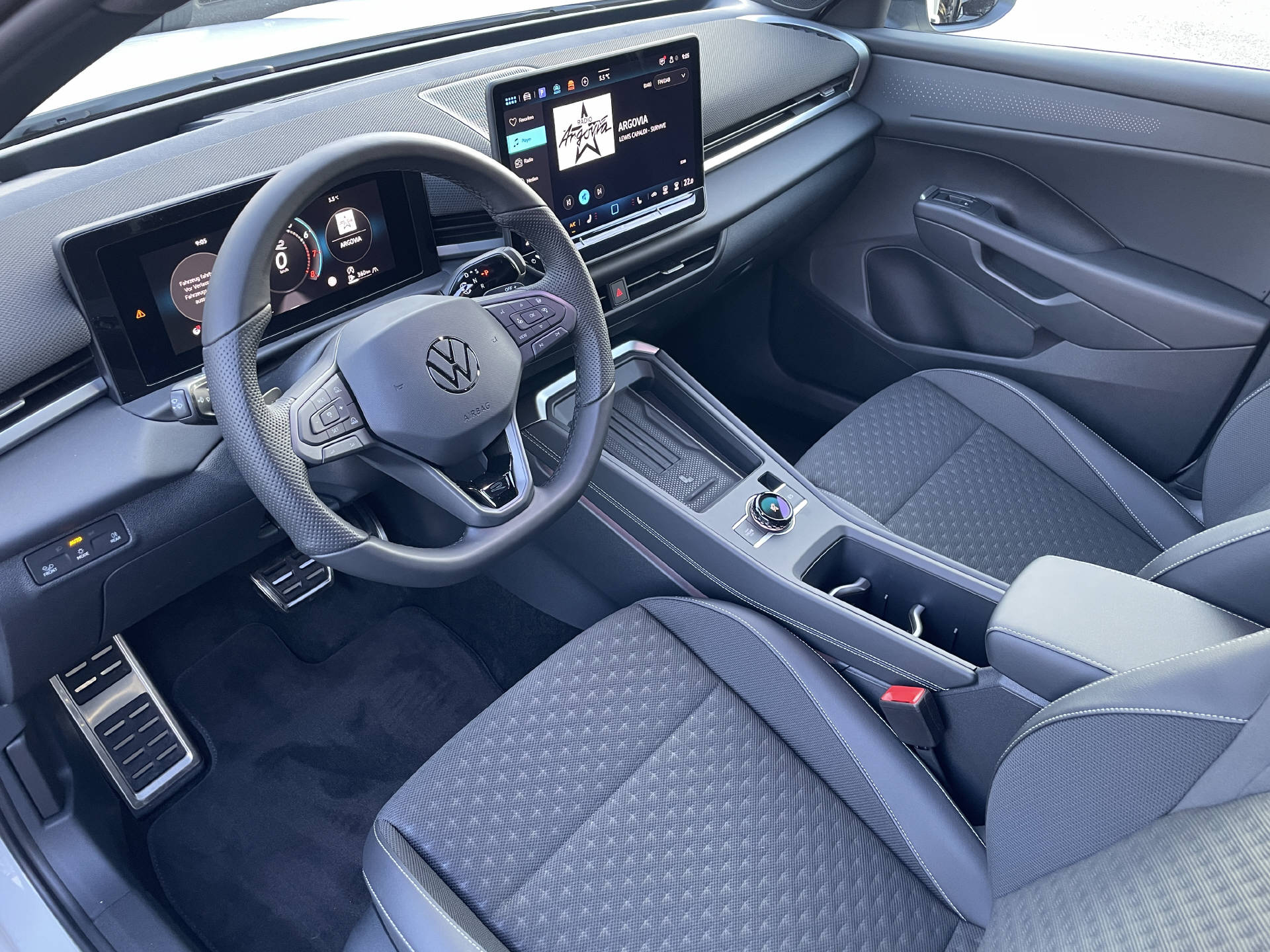 VW T-Roc 1.5 eTSI R-Line DSG-image-5