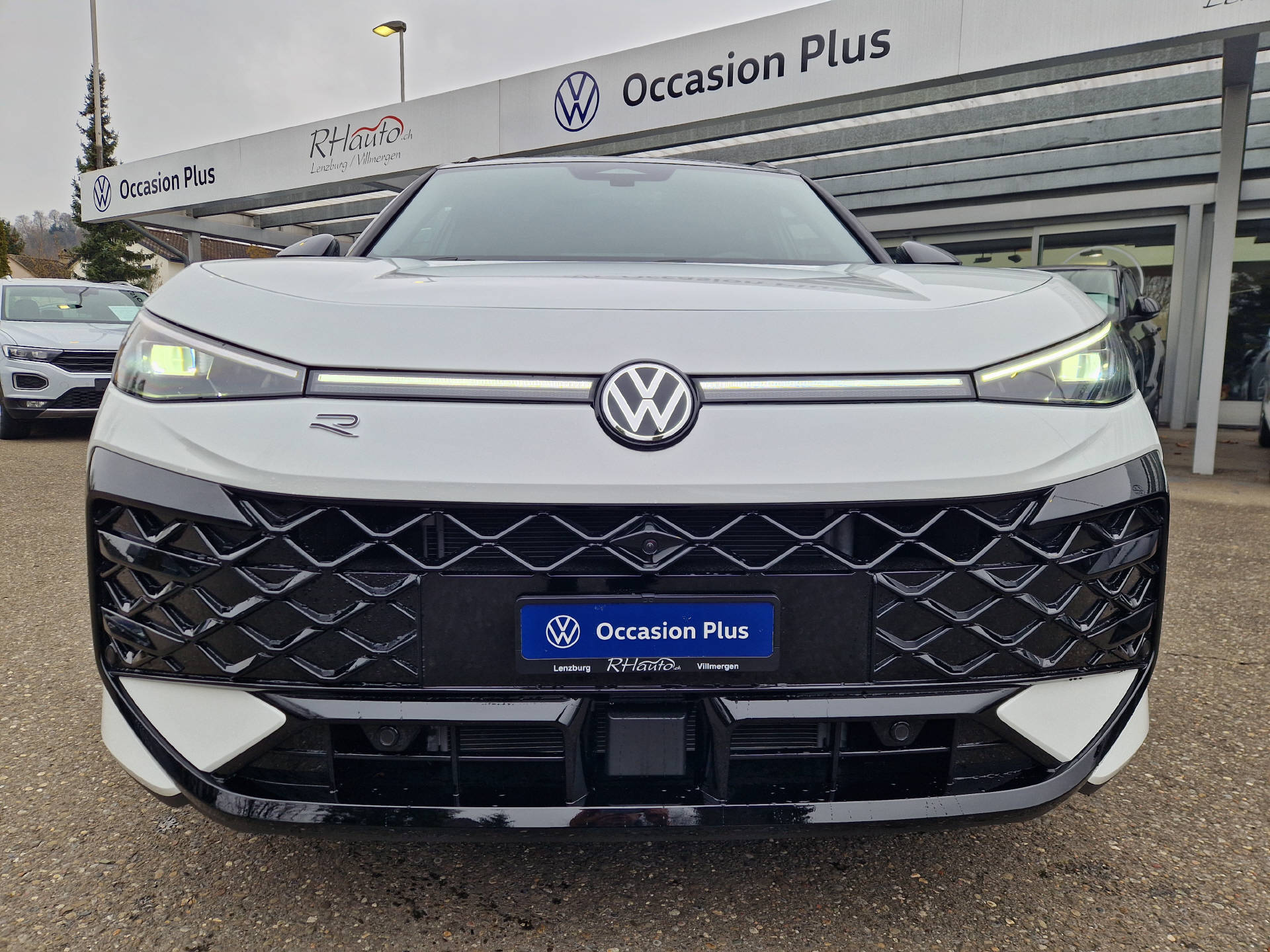 VW T-Roc 1.5 eTSI R-Line DSG-image-1