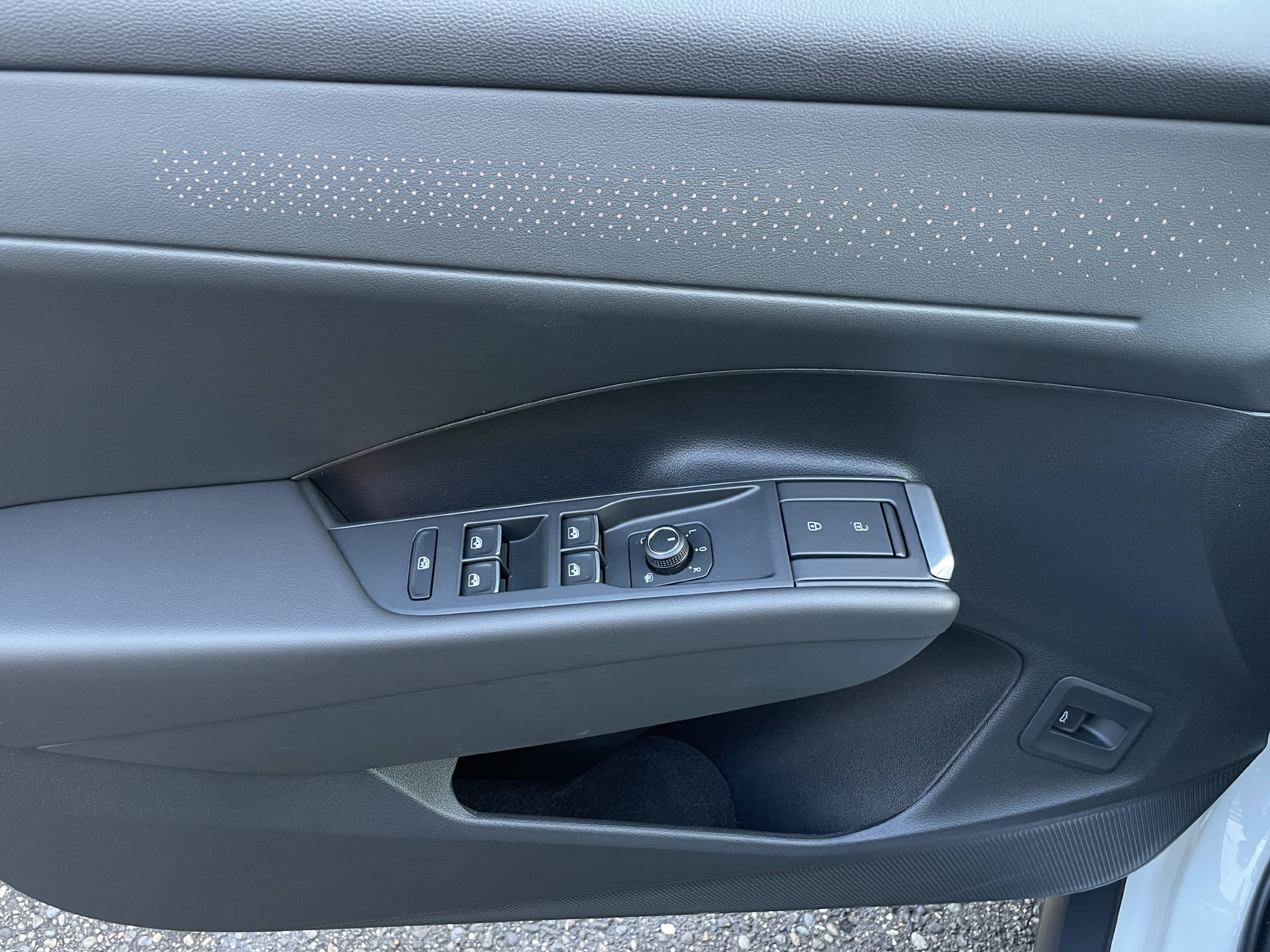 VW T-Roc 1.5 eTSI R-Line DSG-image-10