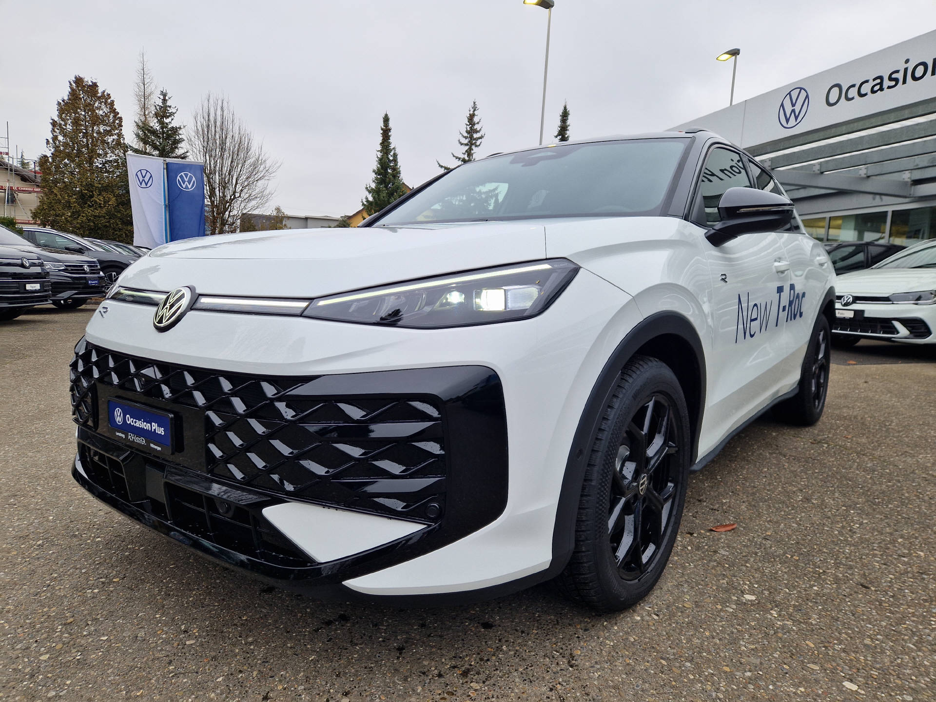 VW T-Roc 1.5 eTSI R-Line DSG-image-0