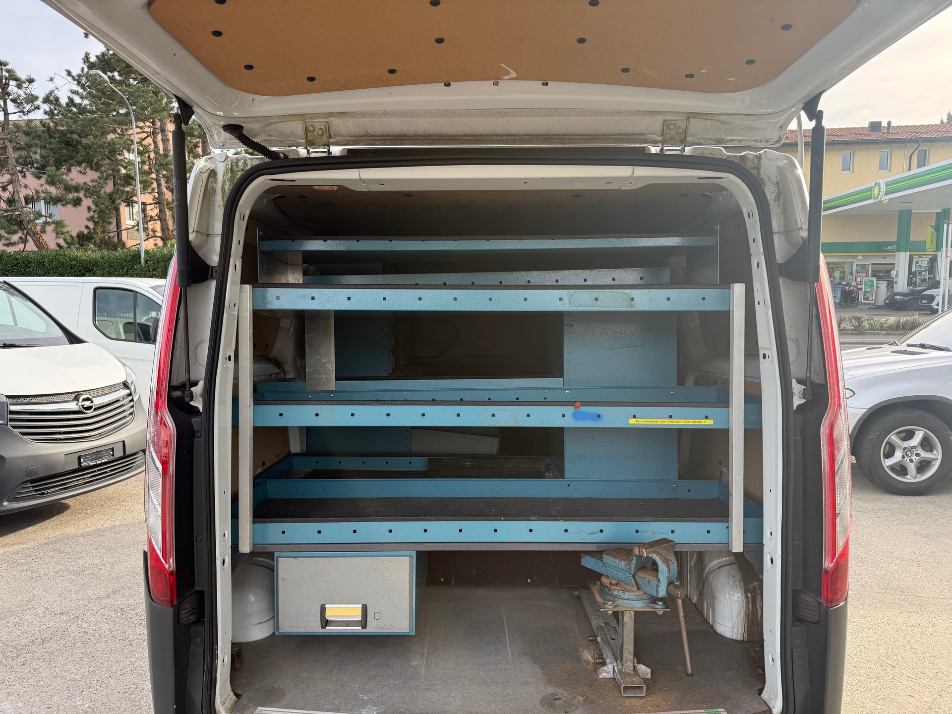 FORD Transit Custom Van 250 L1H1 Level 3-image-8