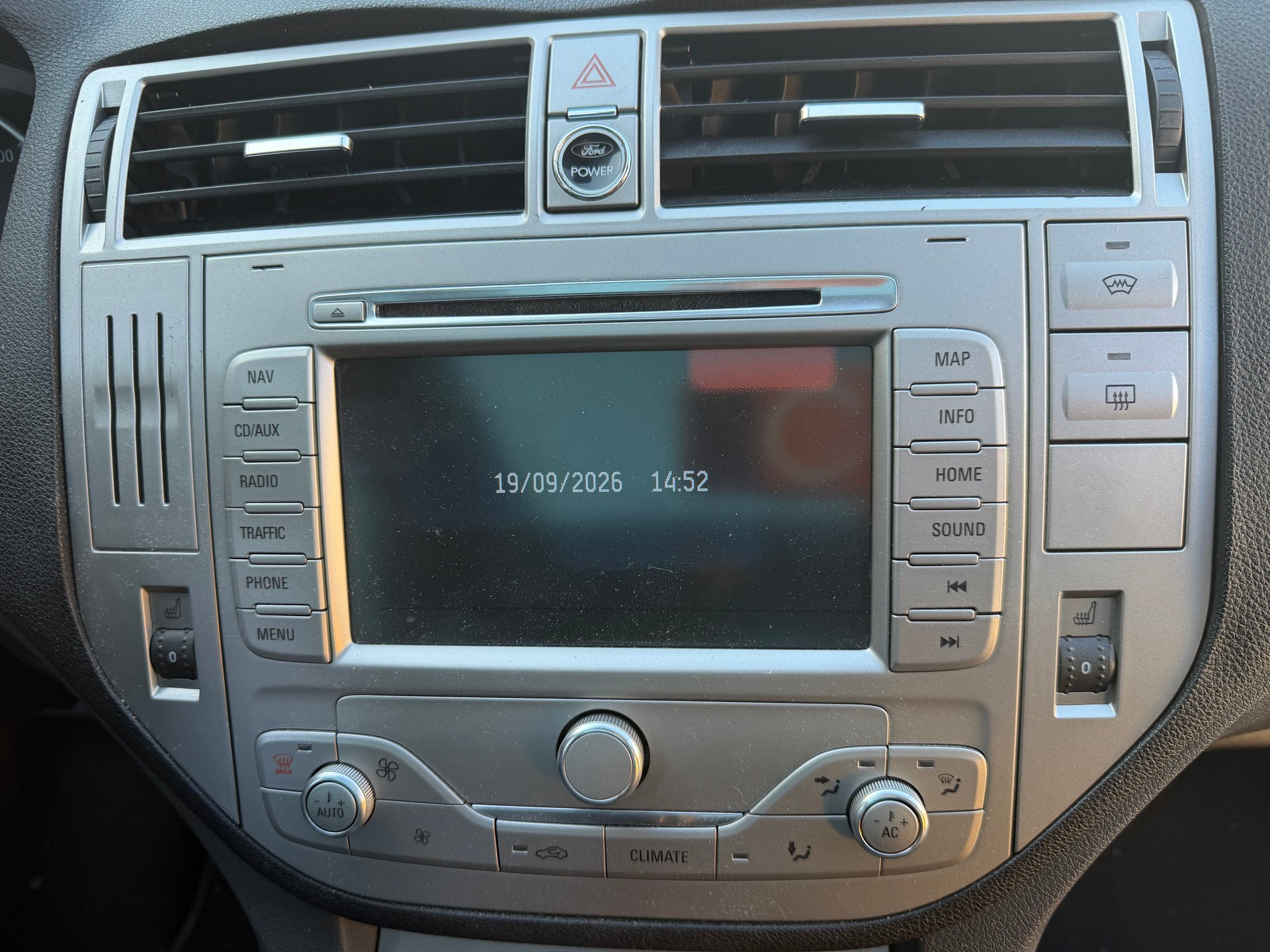 FORD Kuga 2.0 TDCi Titanium 4WD PowerShift-image-14