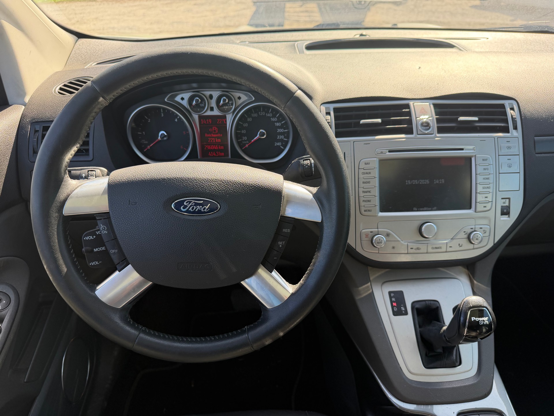FORD Kuga 2.0 TDCi Titanium 4WD PowerShift-image-9