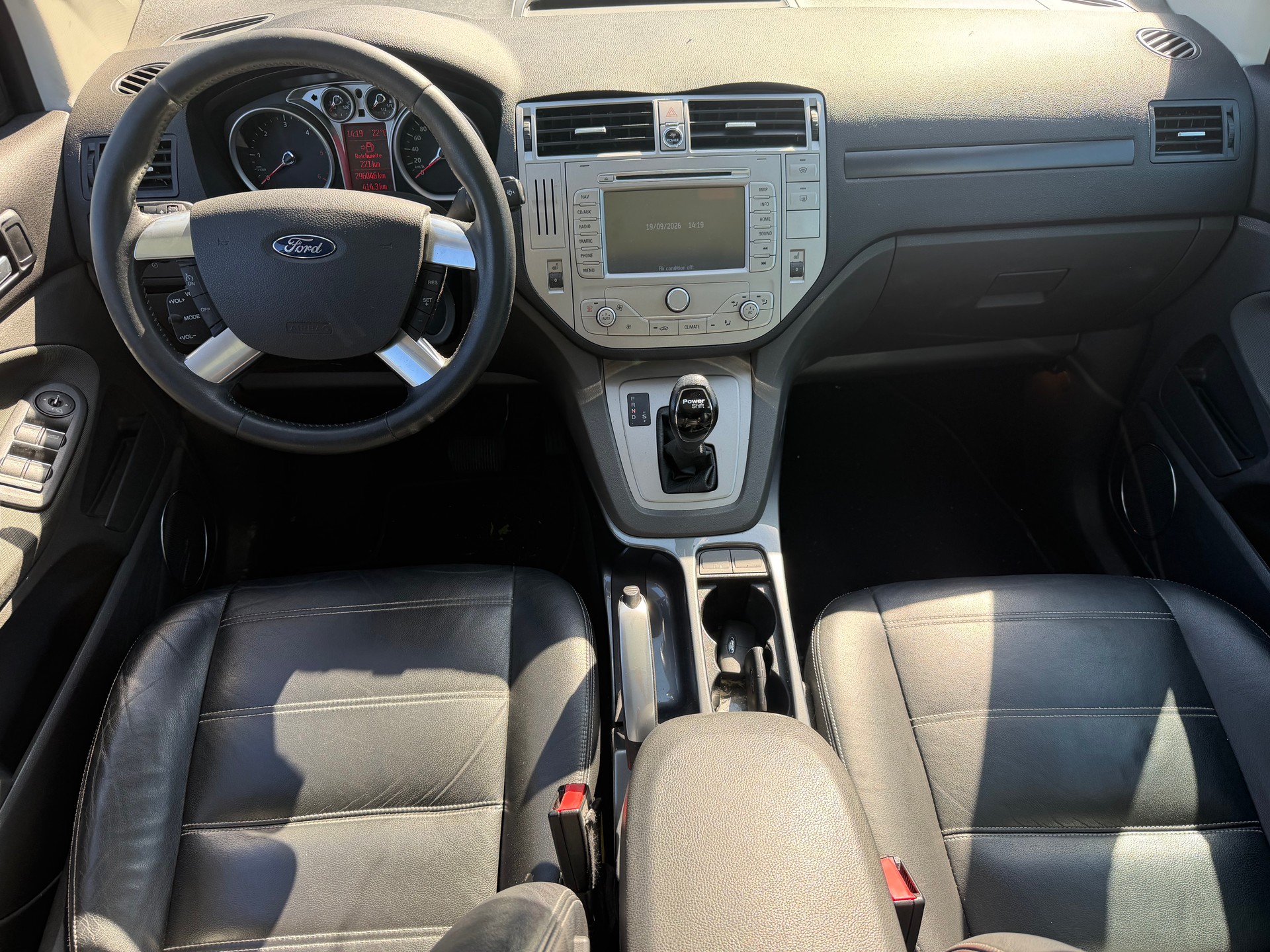 FORD Kuga 2.0 TDCi Titanium 4WD PowerShift-image-8