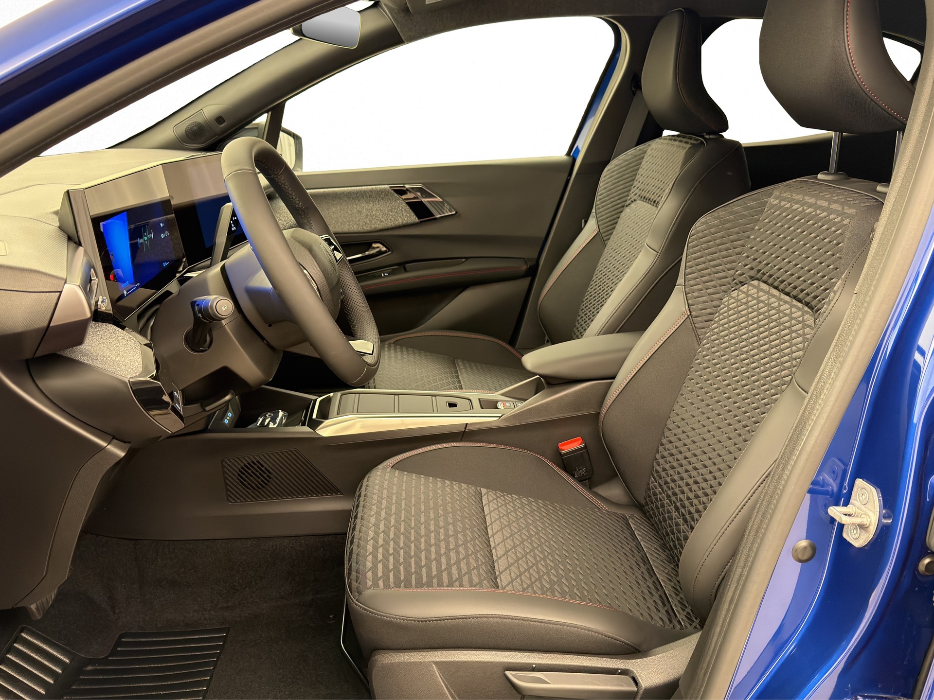 RENAULT Clio 1.8 E-Tech techno-image-6