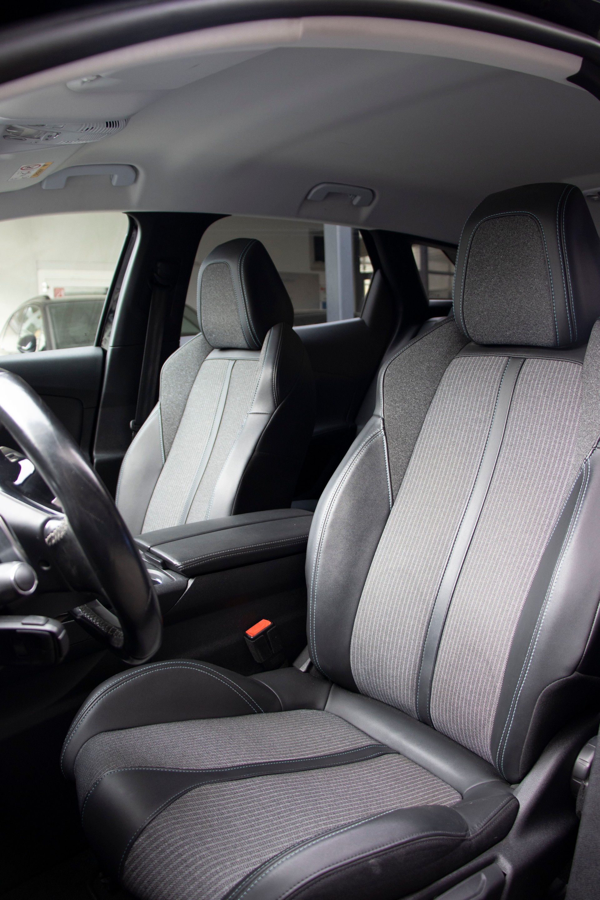 PEUGEOT 3008 1.2 PureTech Allure Pack EAT8-image-4