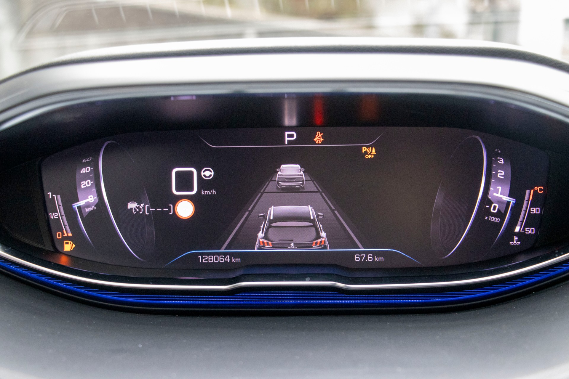 PEUGEOT 3008 1.2 PureTech Allure Pack EAT8-image-12