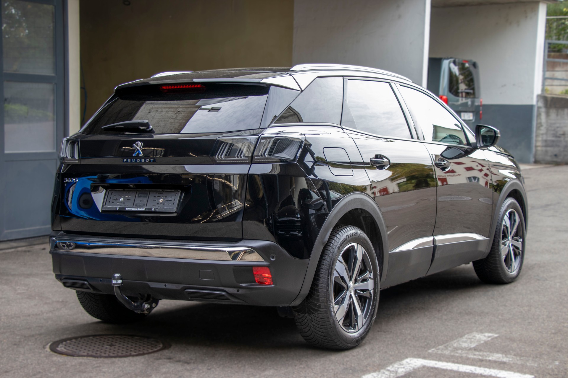 PEUGEOT 3008 1.2 PureTech Allure Pack EAT8-image-2