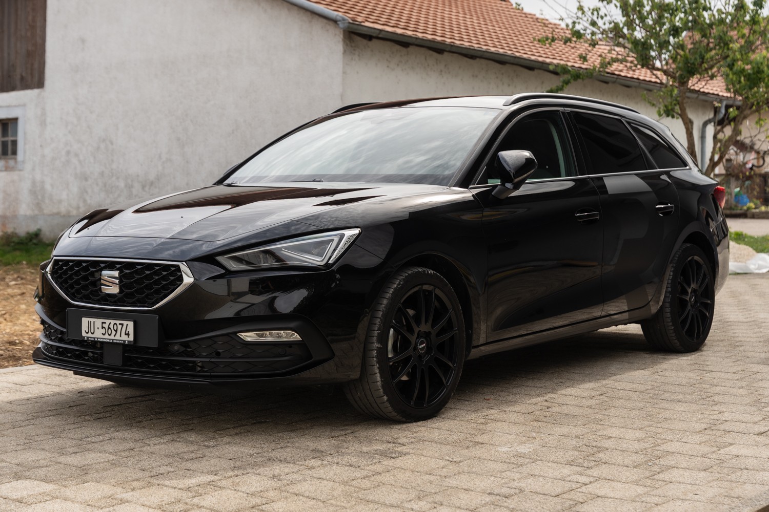 SEAT SEAT Leon ST 1.5 eTSI mHEV DSG Business Edition-image-0