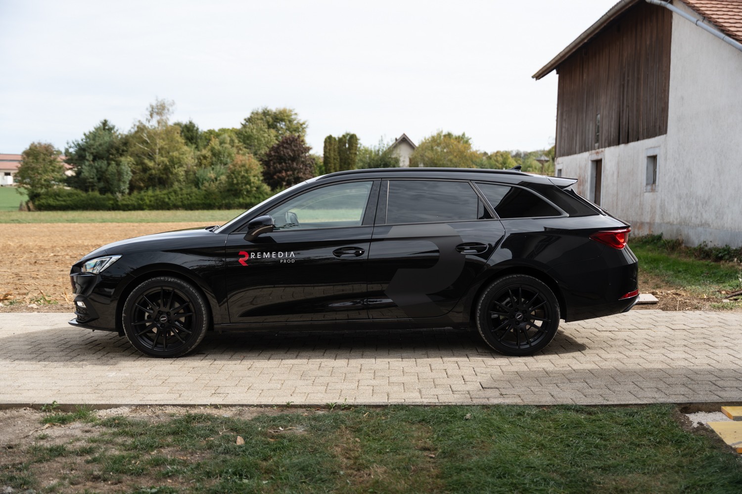 SEAT SEAT Leon ST 1.5 eTSI mHEV DSG Business Edition-image-1
