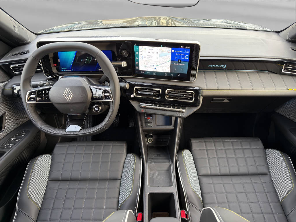 RENAULT R4 E-Tech Comfort Range iconic-image-4