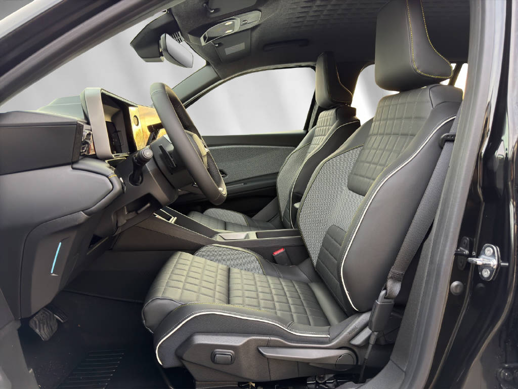 RENAULT R4 E-Tech Comfort Range iconic-image-3