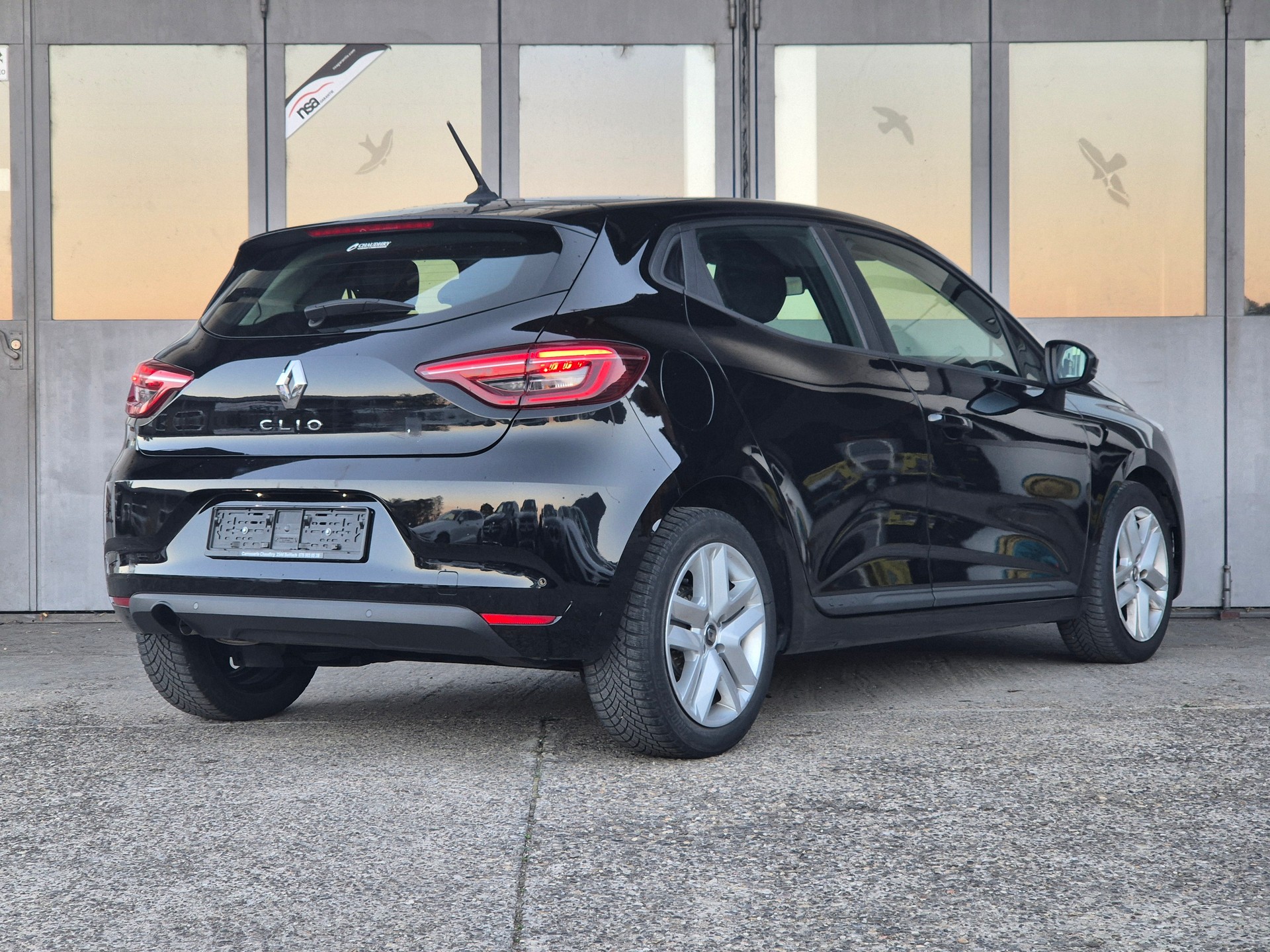 RENAULT Clio 1.0 Zen-image-5