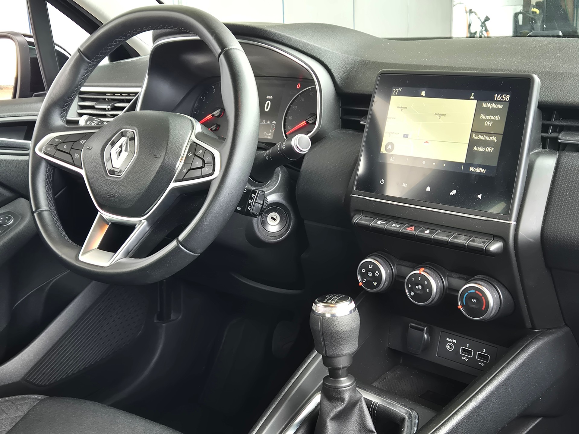 RENAULT Clio 1.0 Zen-image-10