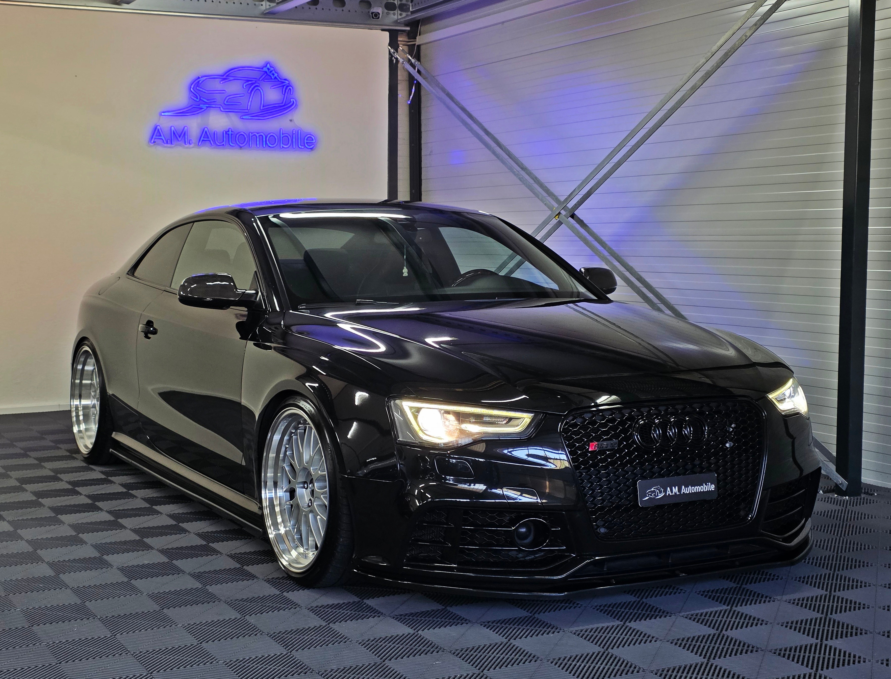 Car photo