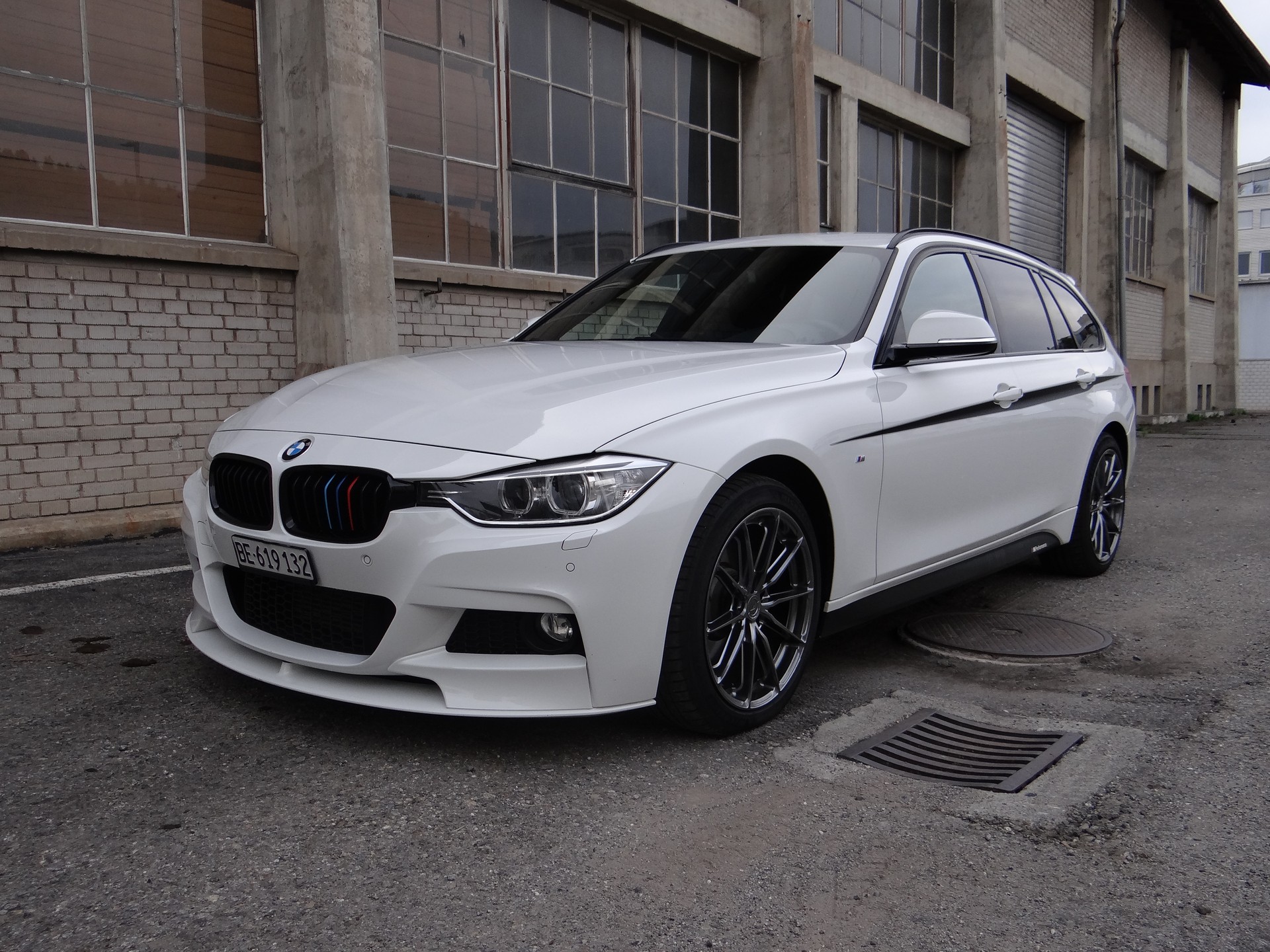 BMW 328i xDrive-image-0