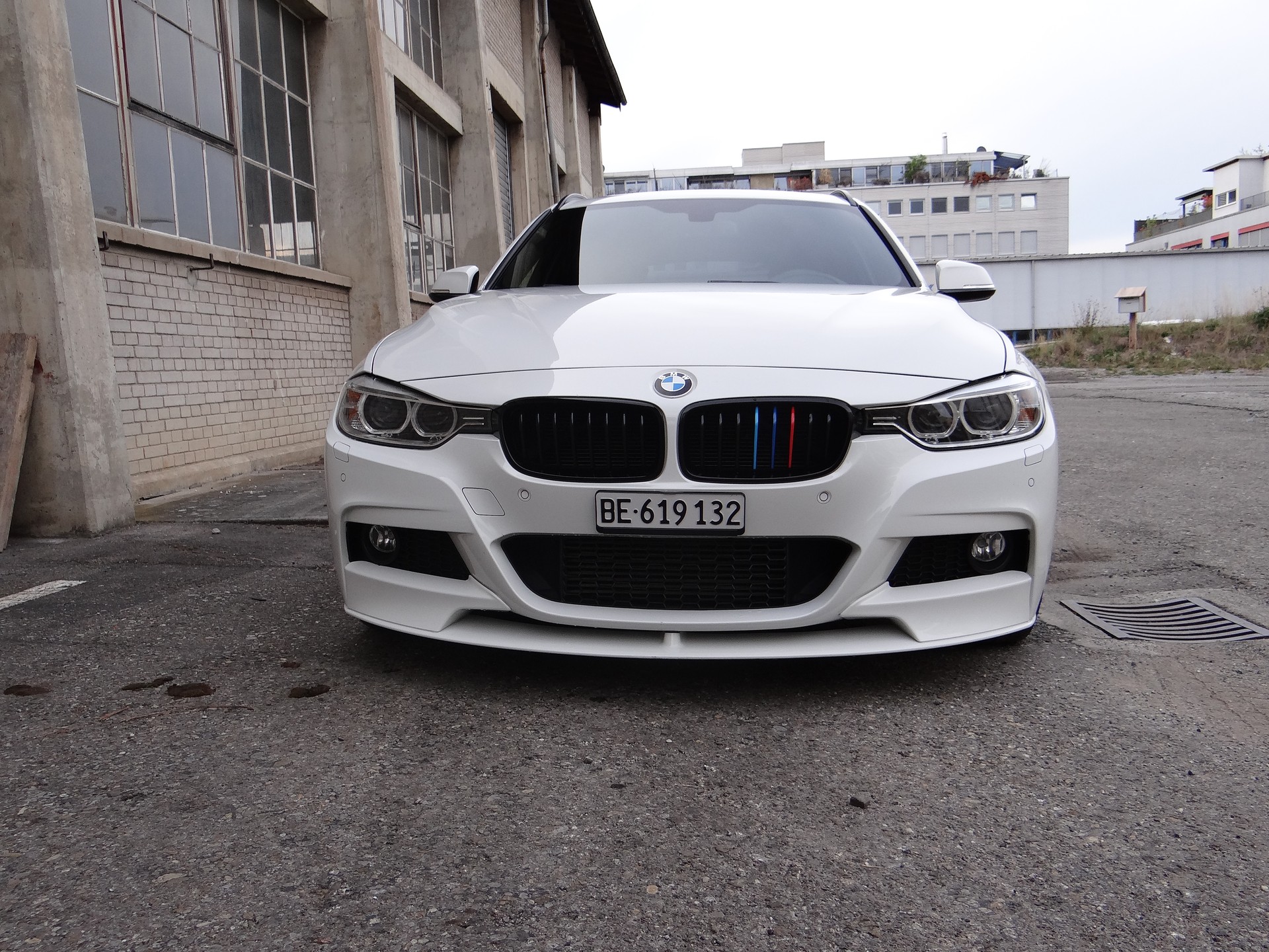 BMW 328i xDrive-image-5