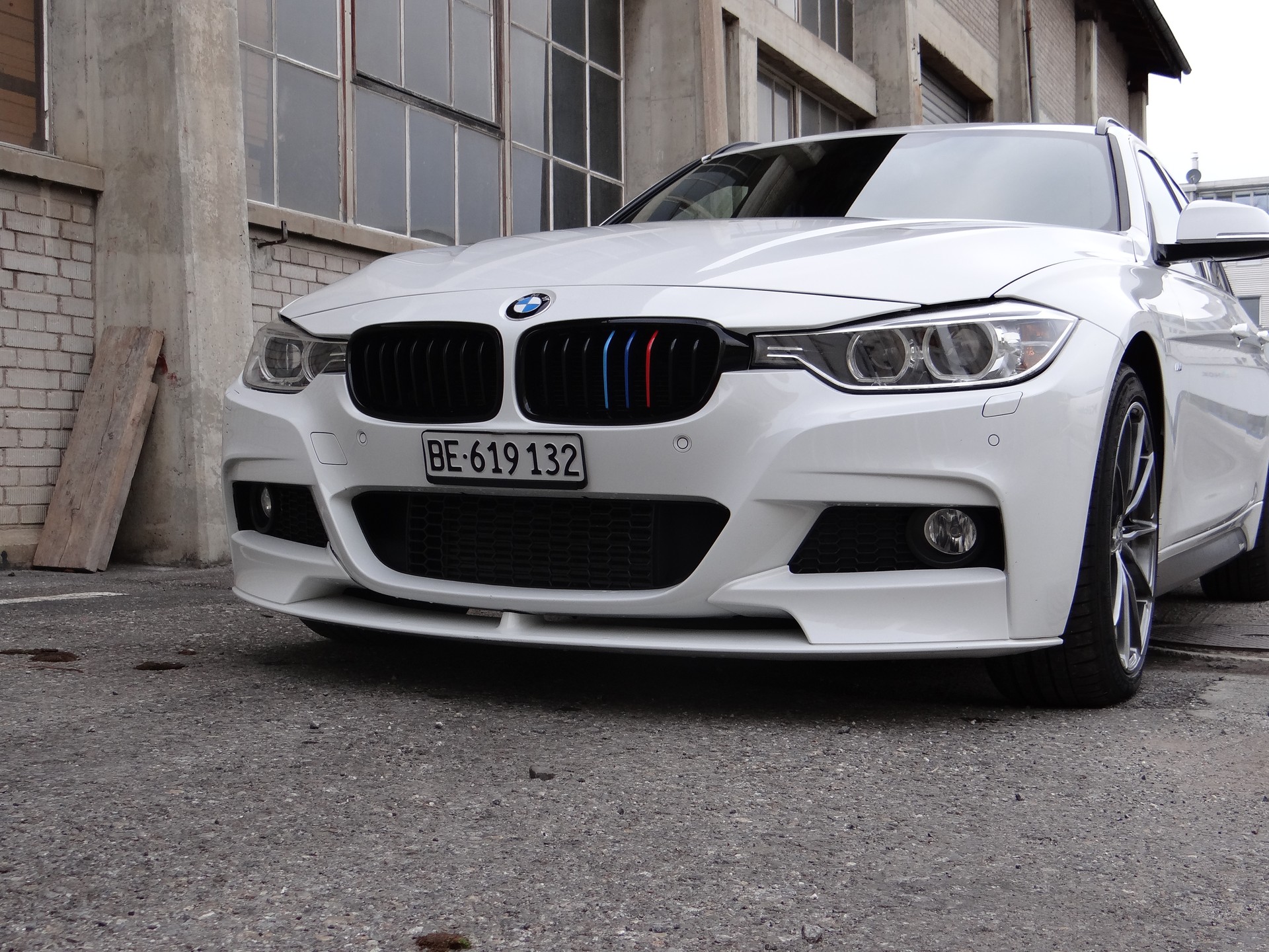 BMW 328i xDrive-image-4