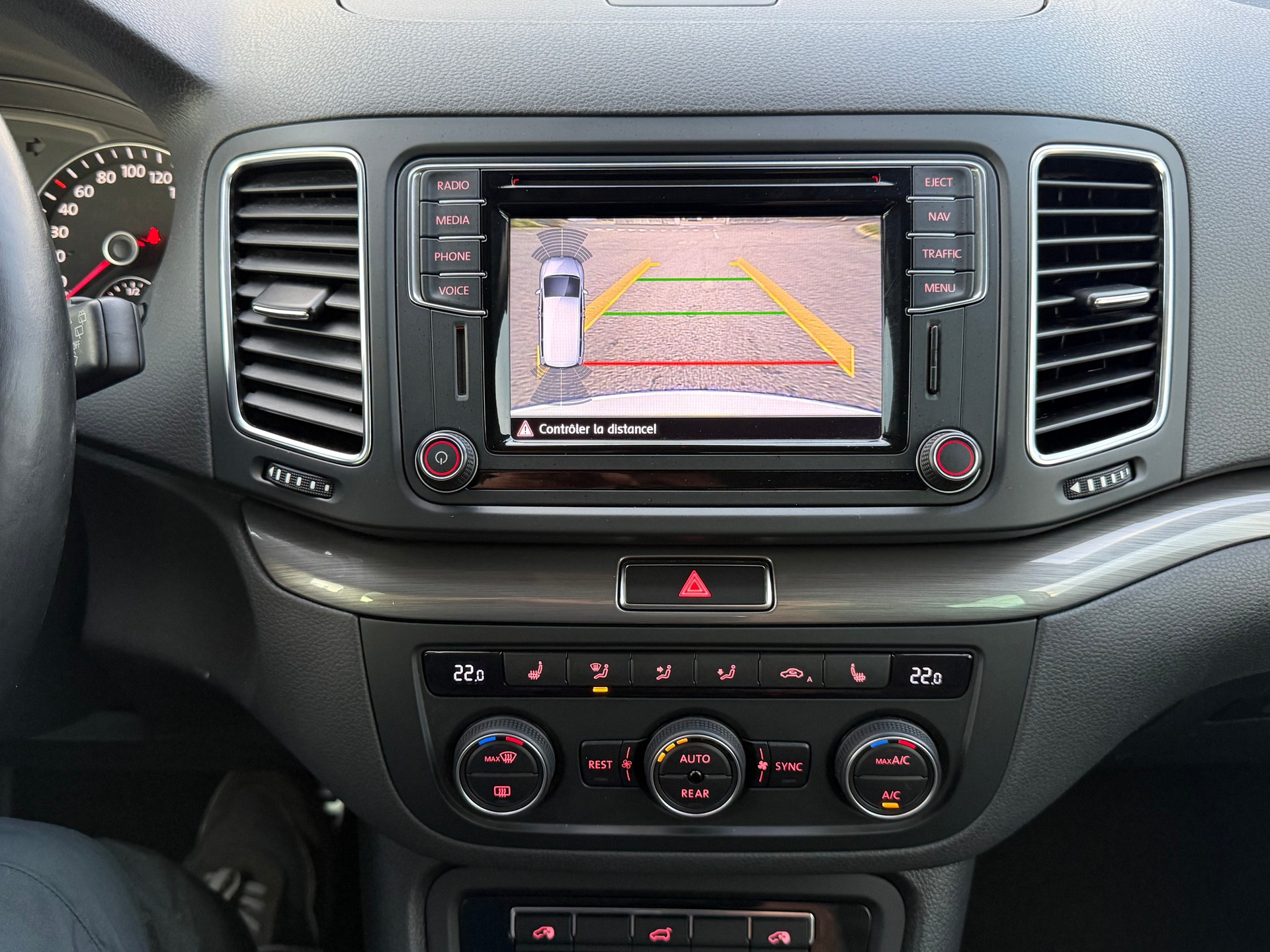 VW Sharan 2.0 TDI BMT Allstar 4Motion DSG-image-12