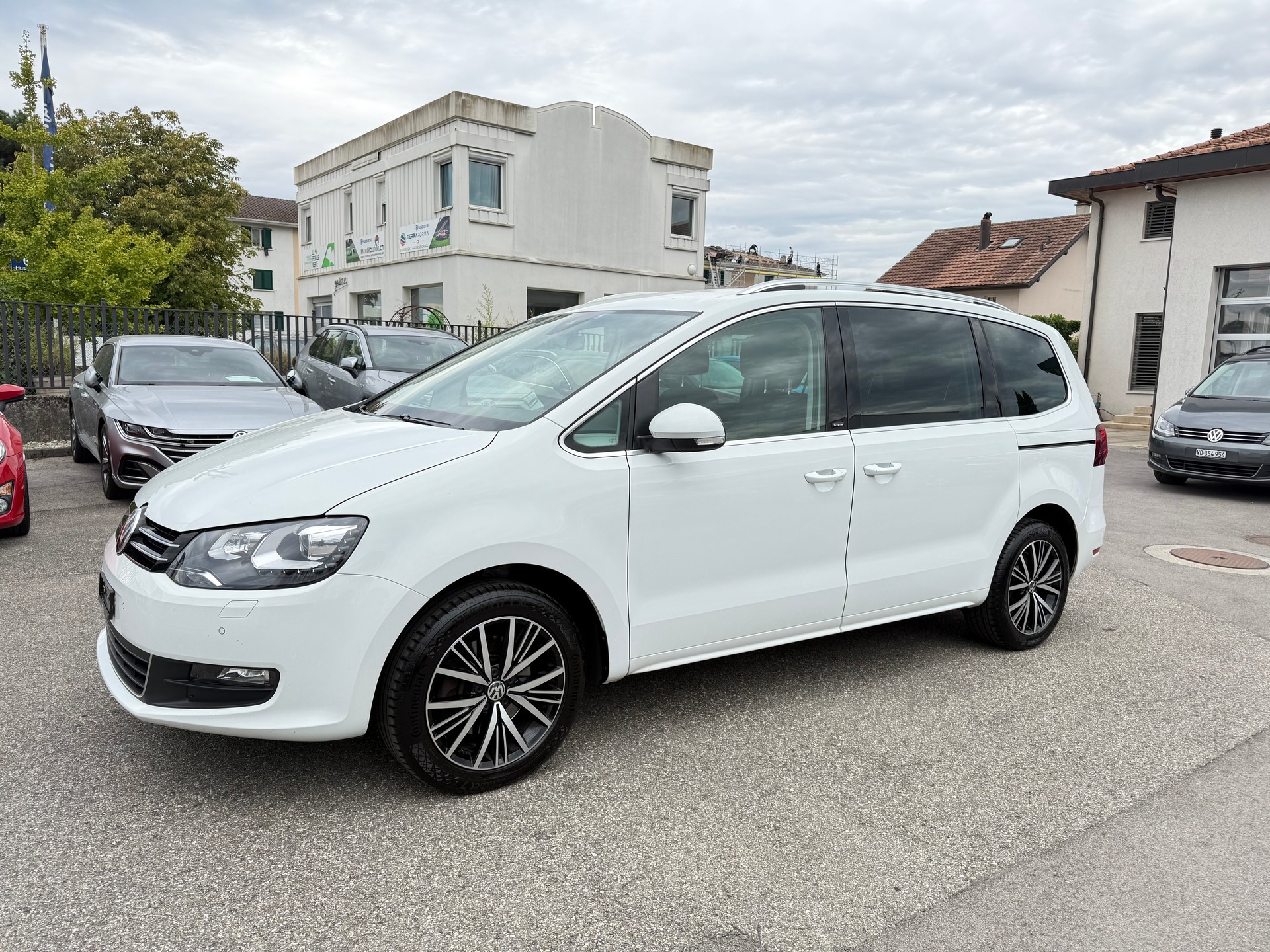 VW Sharan 2.0 TDI BMT Allstar 4Motion DSG-image-4
