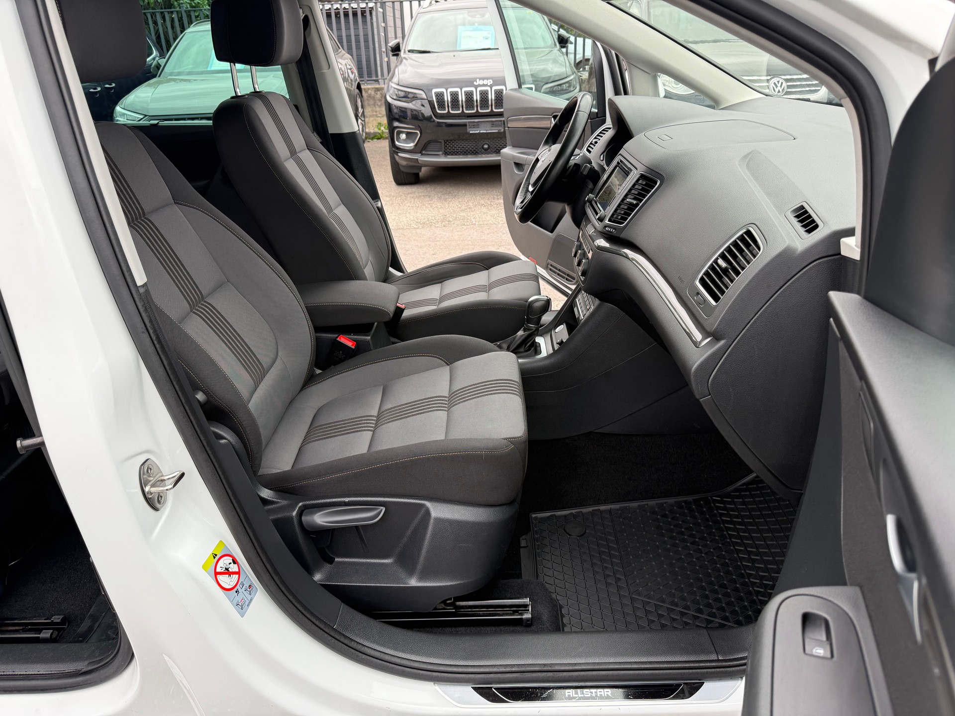 VW Sharan 2.0 TDI BMT Allstar 4Motion DSG-image-8
