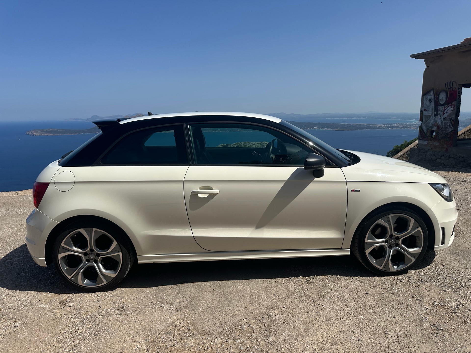 AUDI 1.4 TFSI Ambition S-Tronic-image-1