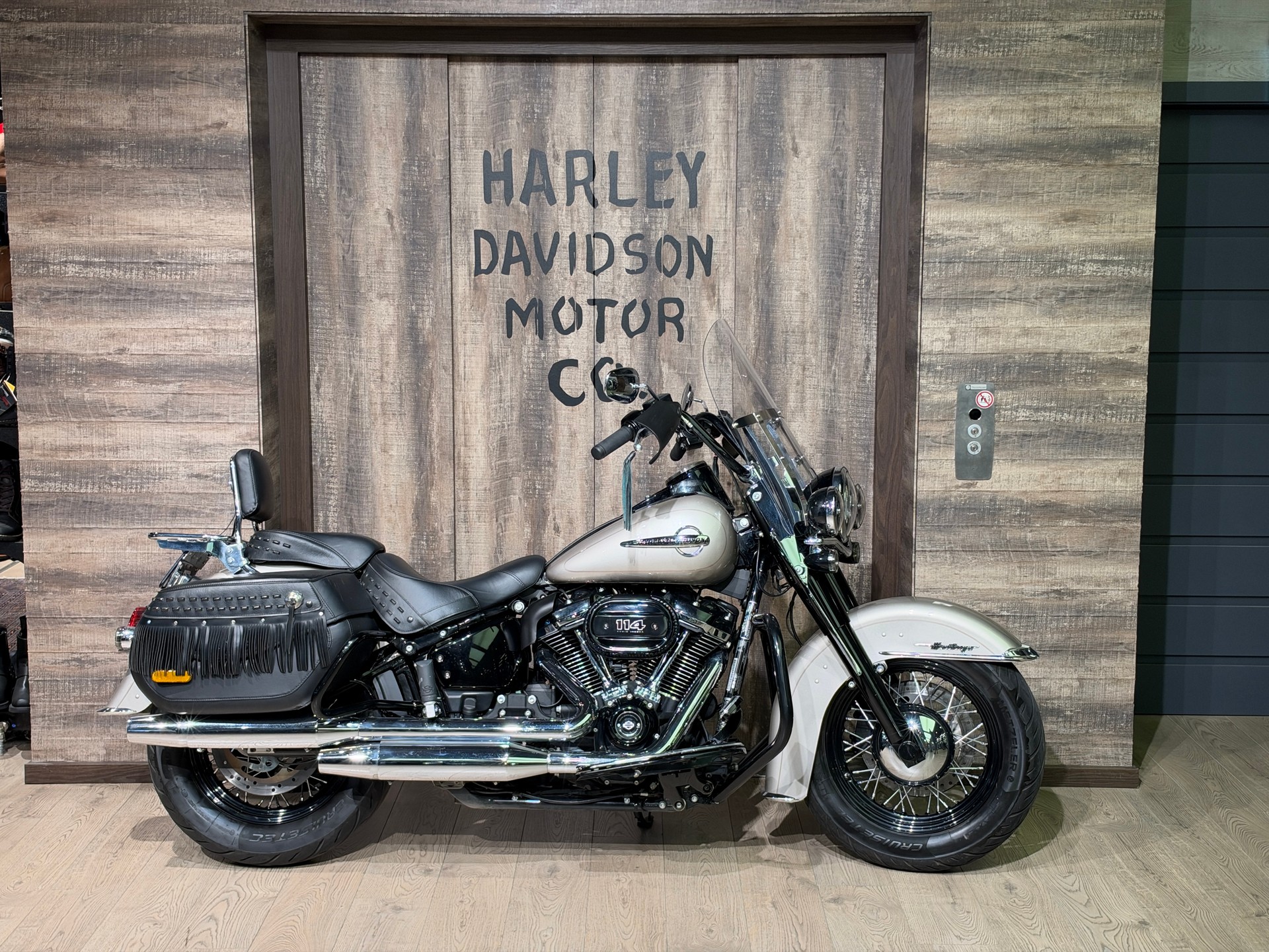 HARLEY-DAVIDSON FLHCS Heritage Classic 114 ABS