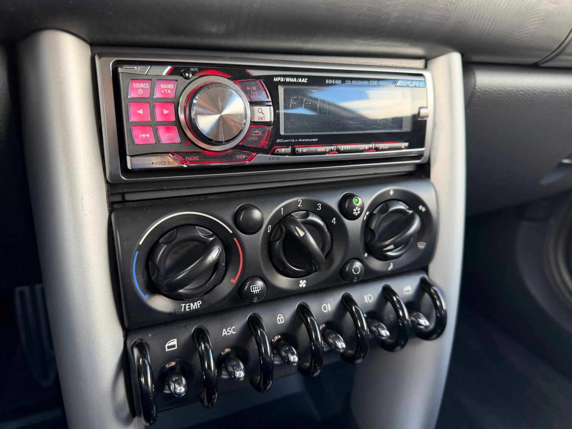 MINI Mini Cooper S-image-13