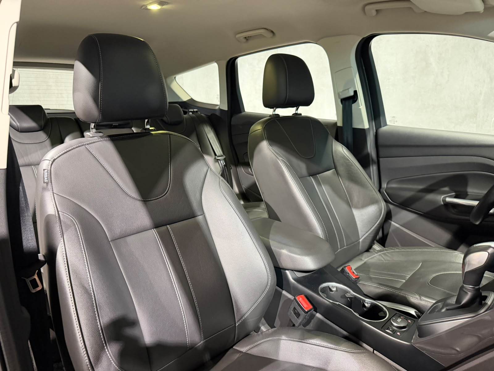 FORD Kuga 2.0 TDCi Titanium S 4WD PowerShift-image-18