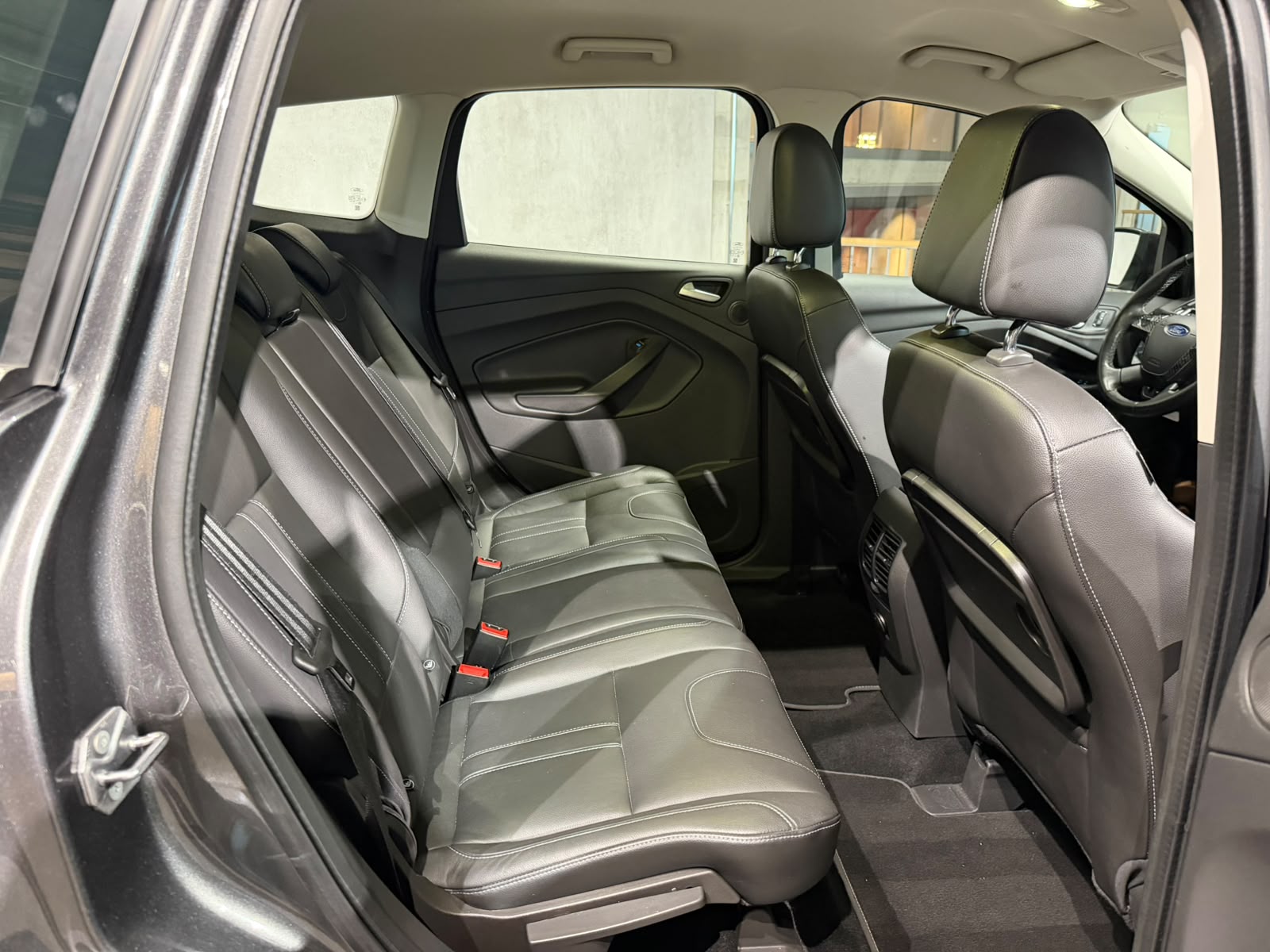 FORD Kuga 2.0 TDCi Titanium S 4WD PowerShift-image-23
