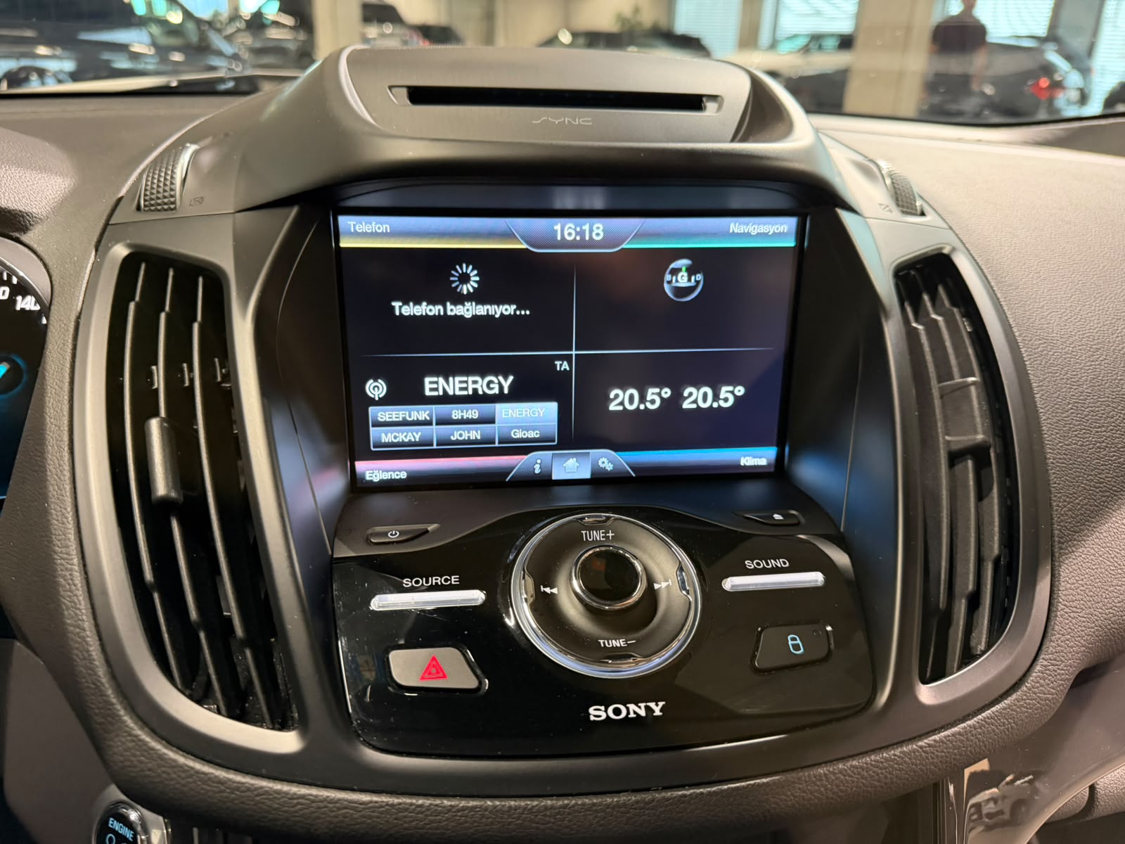 FORD Kuga 2.0 TDCi Titanium S 4WD PowerShift-image-27