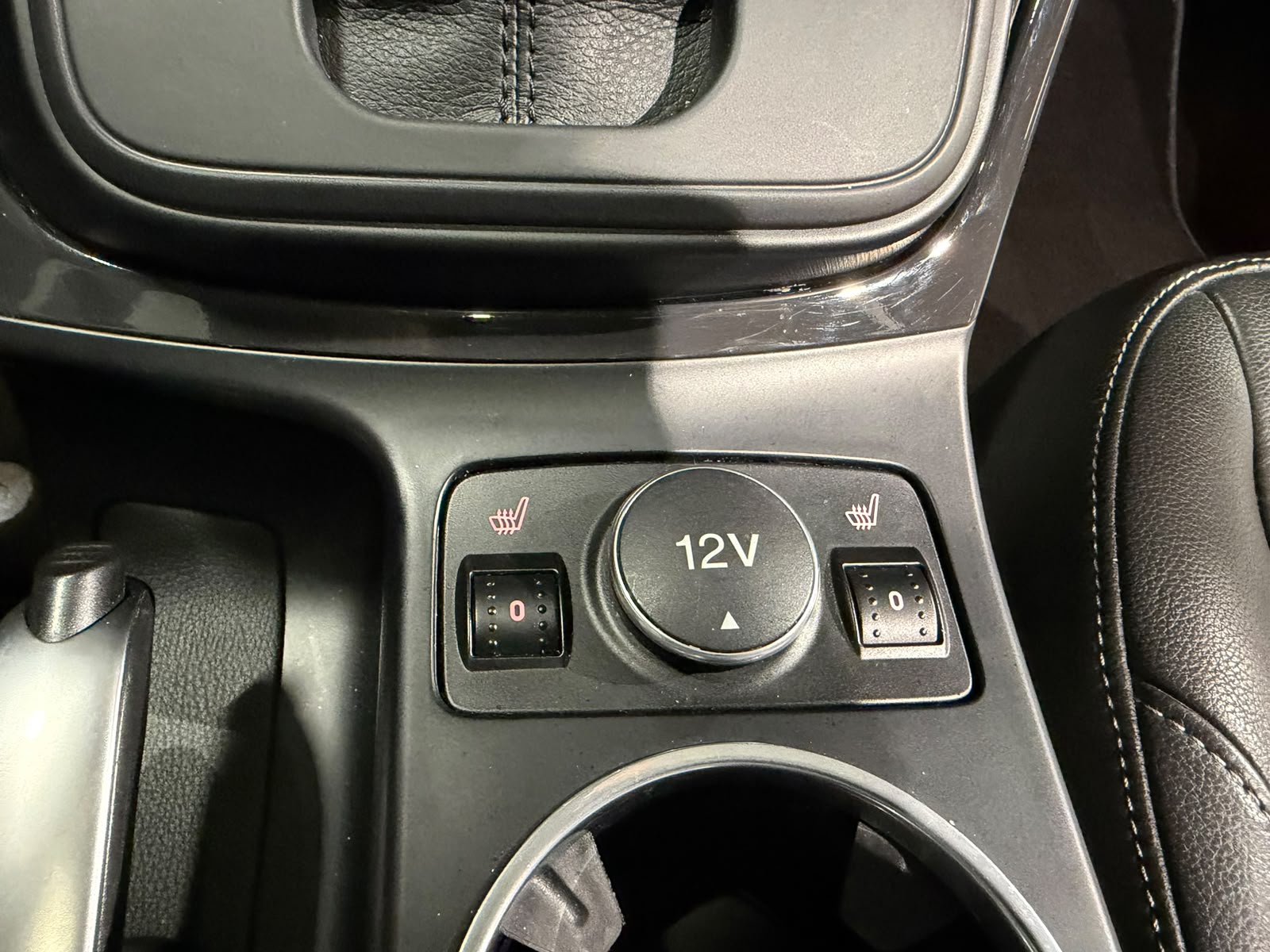 FORD Kuga 2.0 TDCi Titanium S 4WD PowerShift-image-24