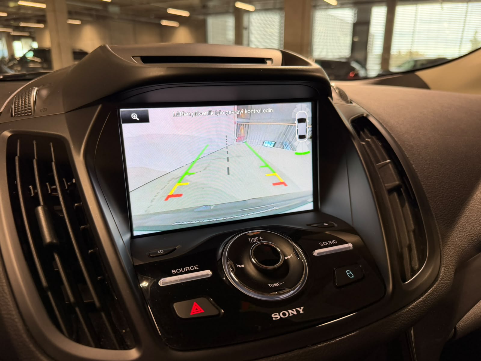 FORD Kuga 2.0 TDCi Titanium S 4WD PowerShift-image-28