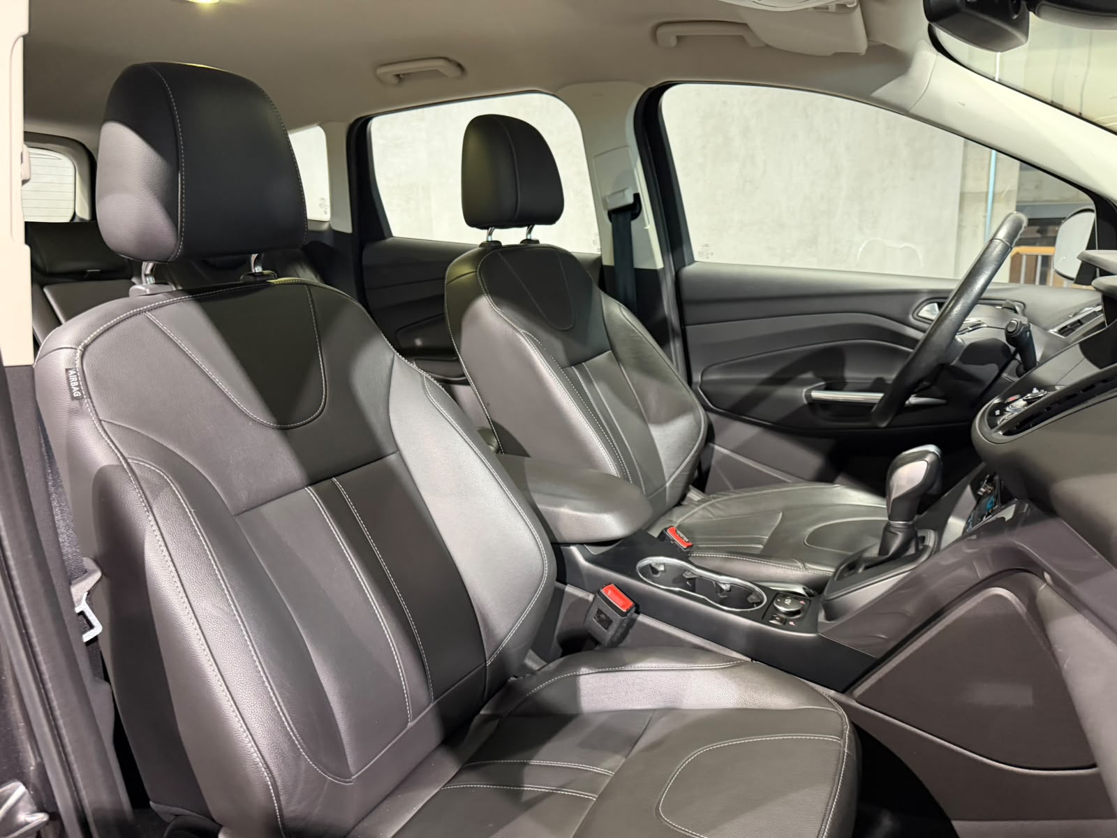 FORD Kuga 2.0 TDCi Titanium S 4WD PowerShift-image-17