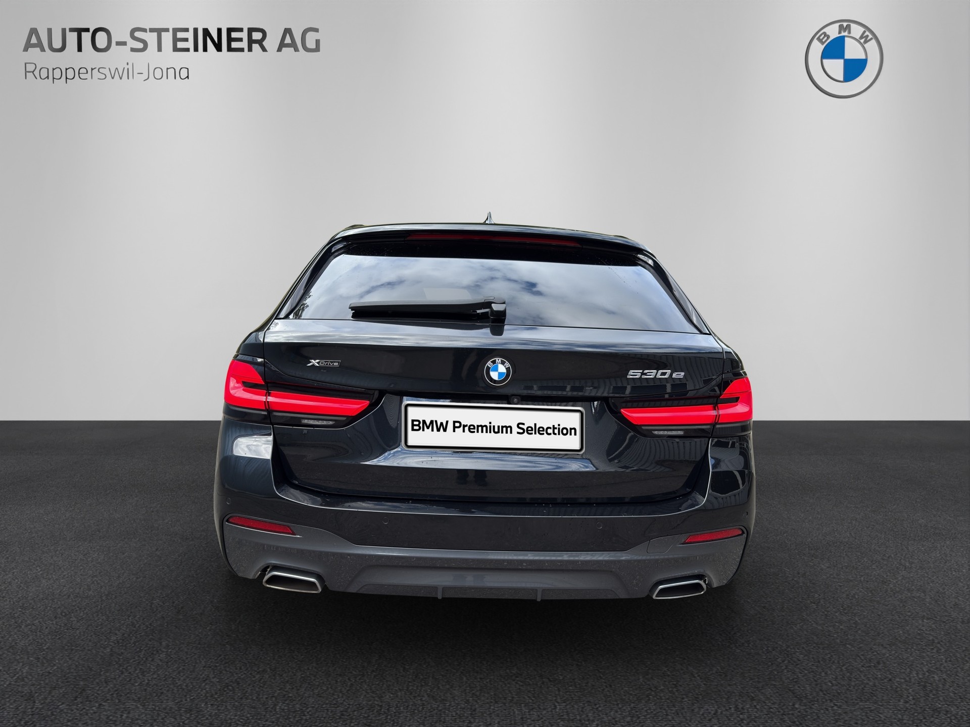 BMW 530e xDrive Touring M Sport Steptronic-showroom-element-3