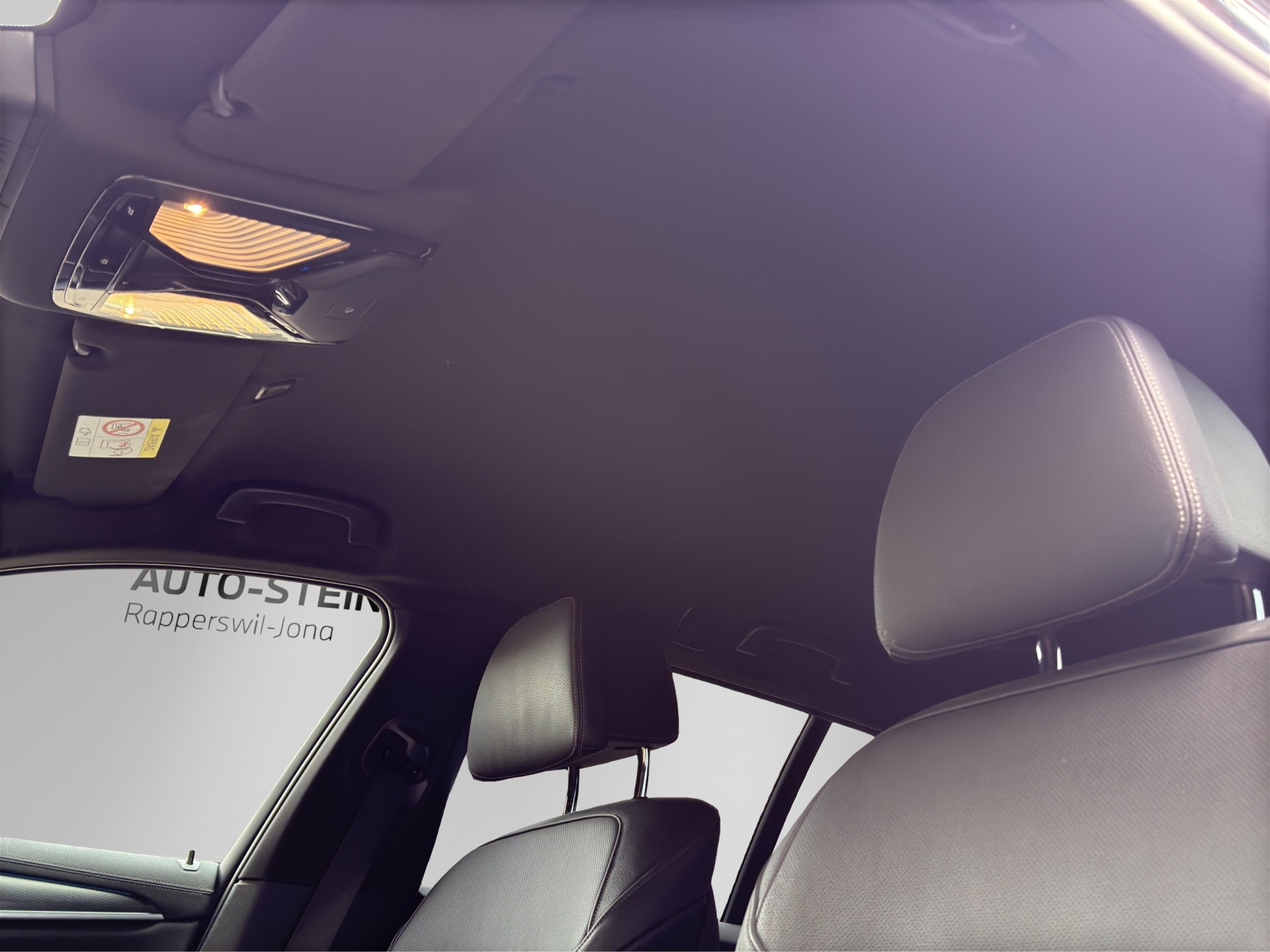 BMW 530e xDrive Touring M Sport Steptronic-image-19