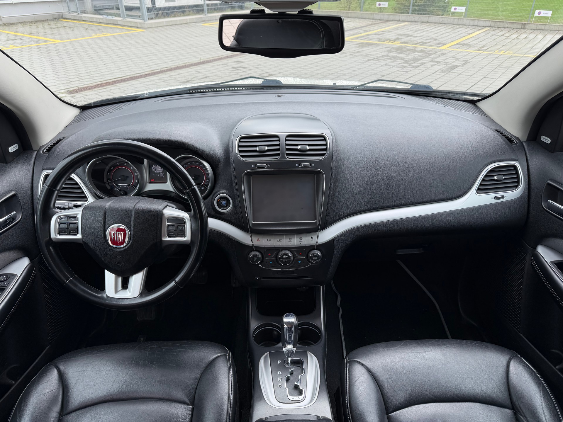 FIAT Freemont 3.6 V6 Lounge AWD Automatic-image-9