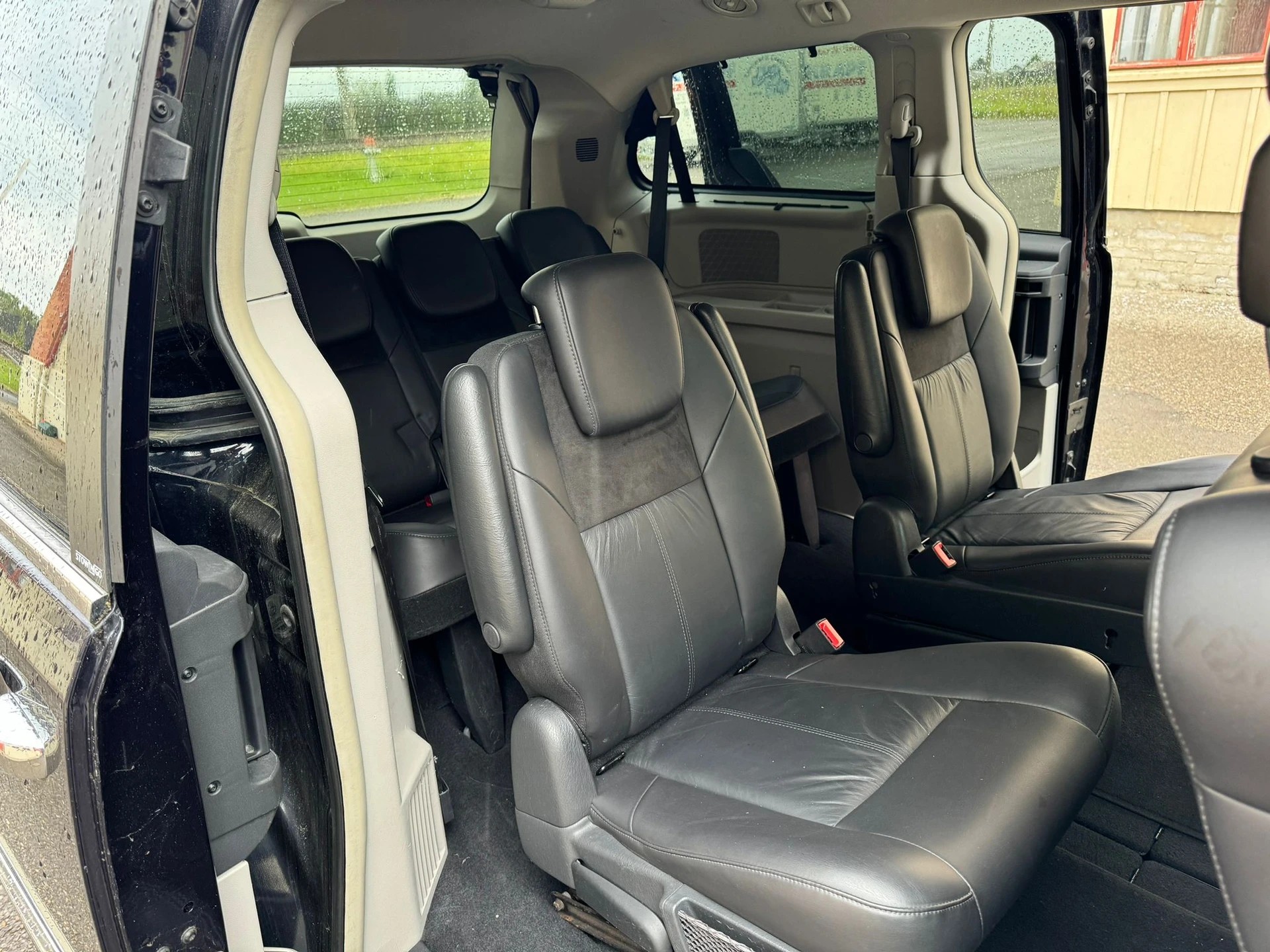 CHRYSLER Grand Voyager 2.8 CRD Limited Automatic-image-13