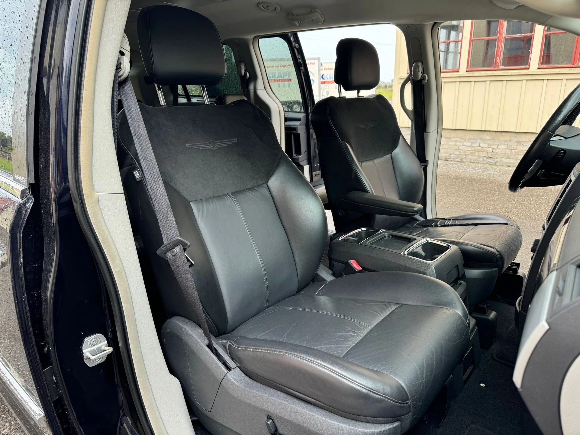 CHRYSLER Grand Voyager 2.8 CRD Limited Automatic-image-11