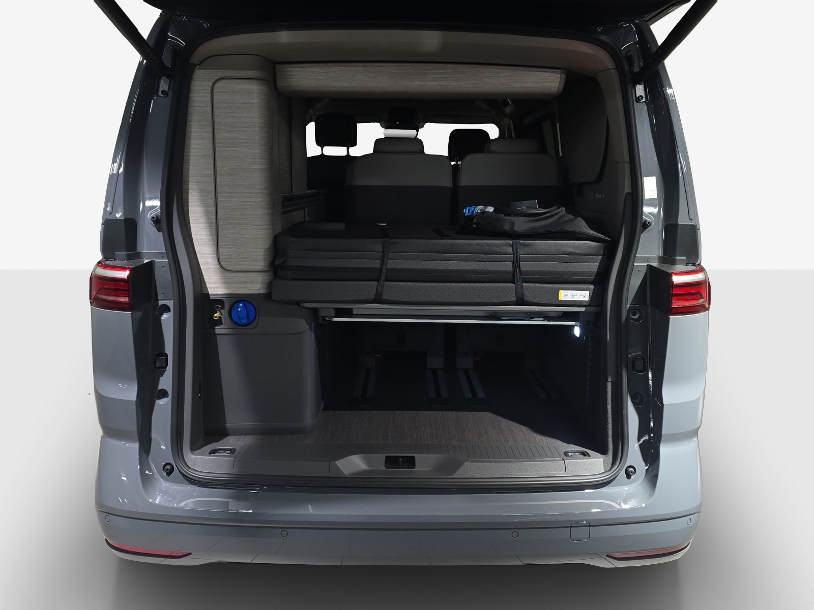 VW California eHybrid Beach Ocean 4Motion-image-12