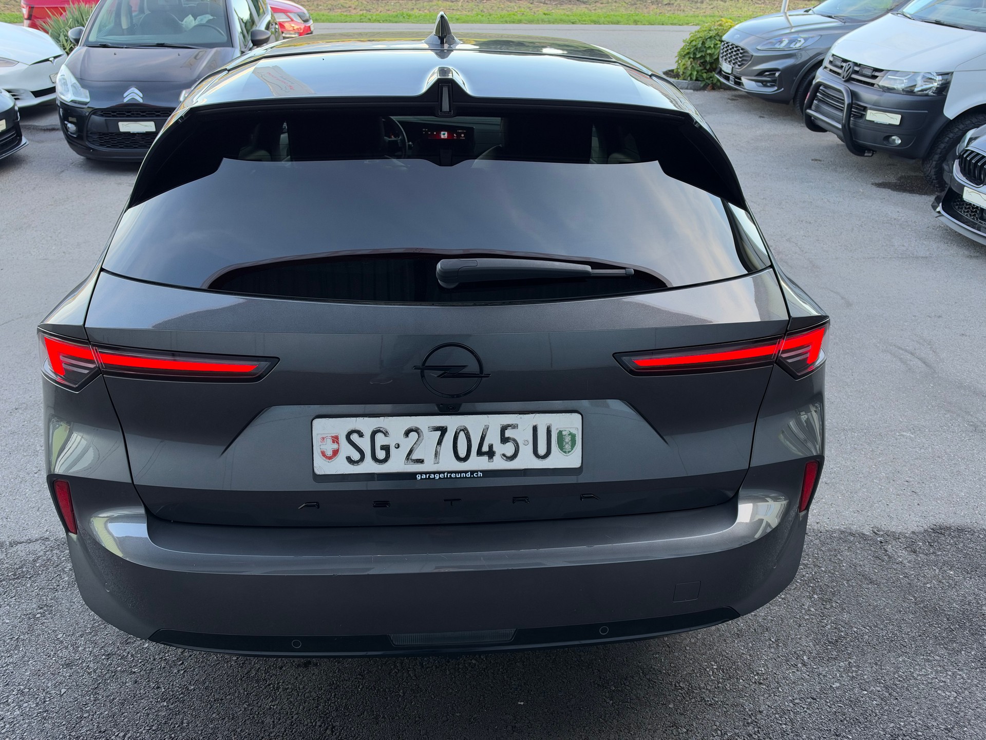 OPEL Astra Sports Tourer 1.2i Turbo GS A-image-10