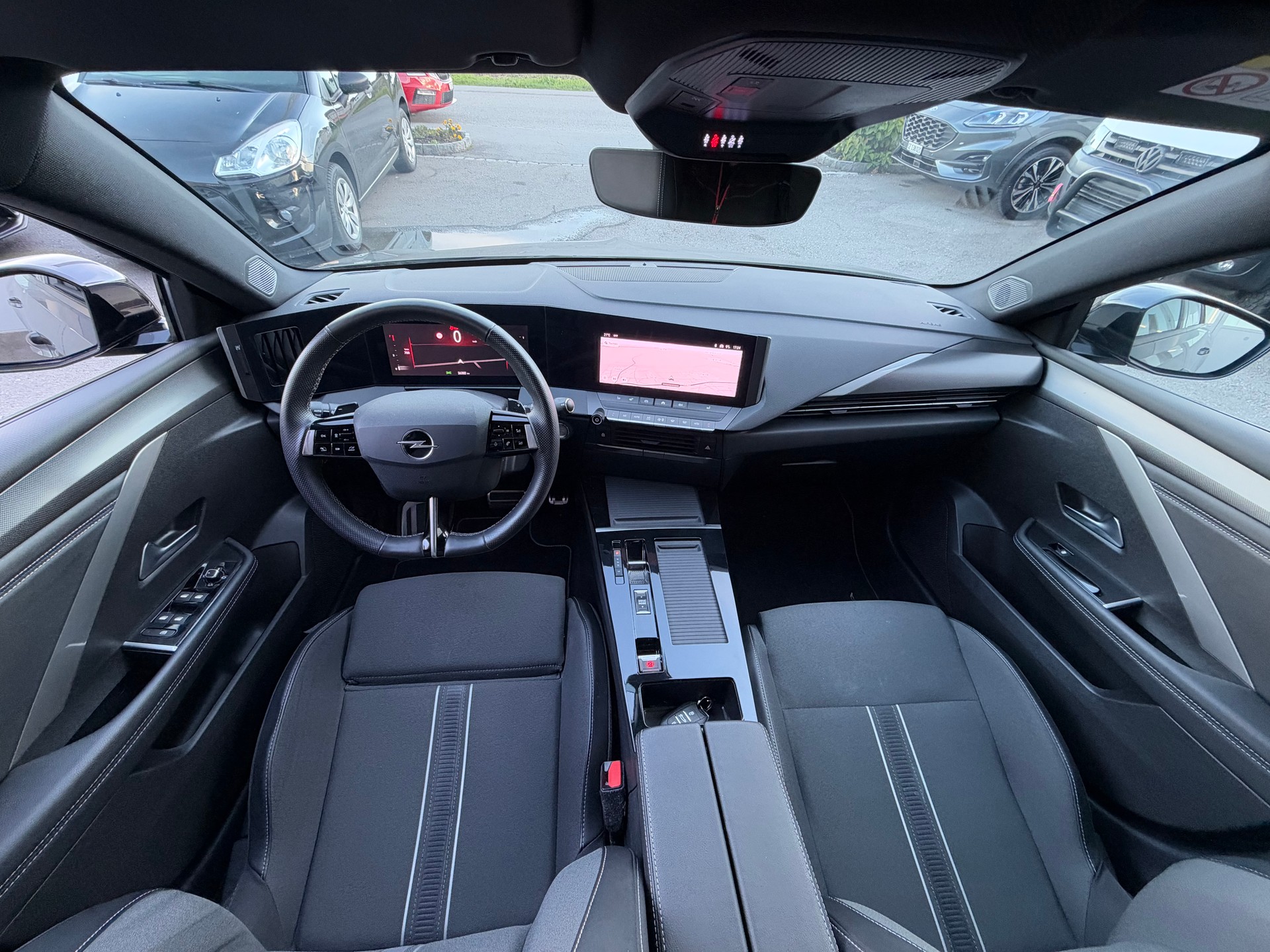 OPEL Astra Sports Tourer 1.2i Turbo GS A-image-29