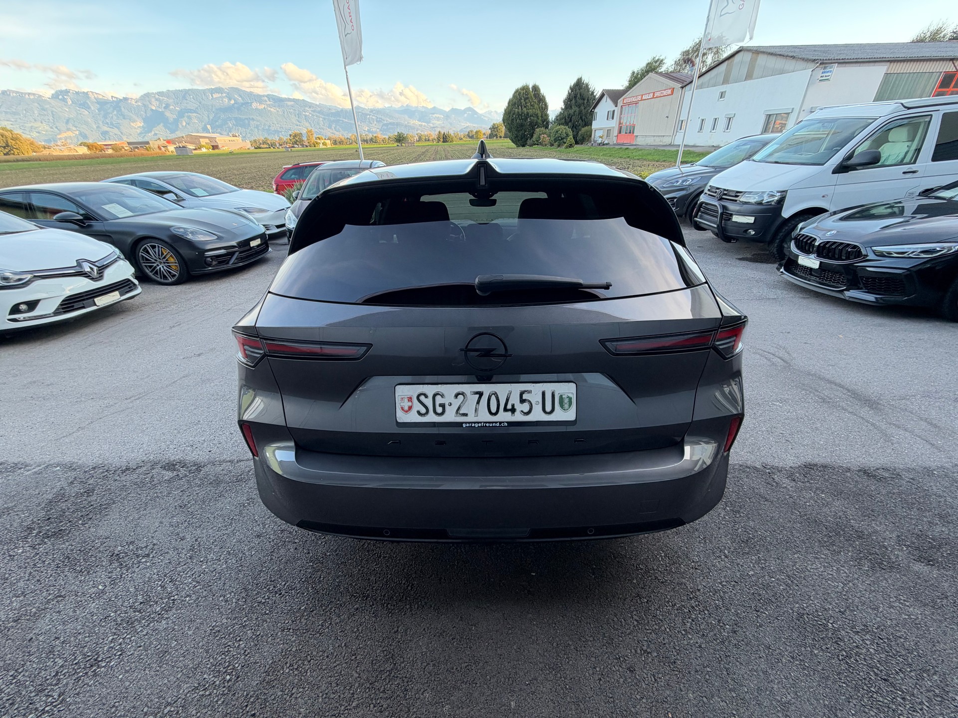 OPEL Astra Sports Tourer 1.2i Turbo GS A-image-14