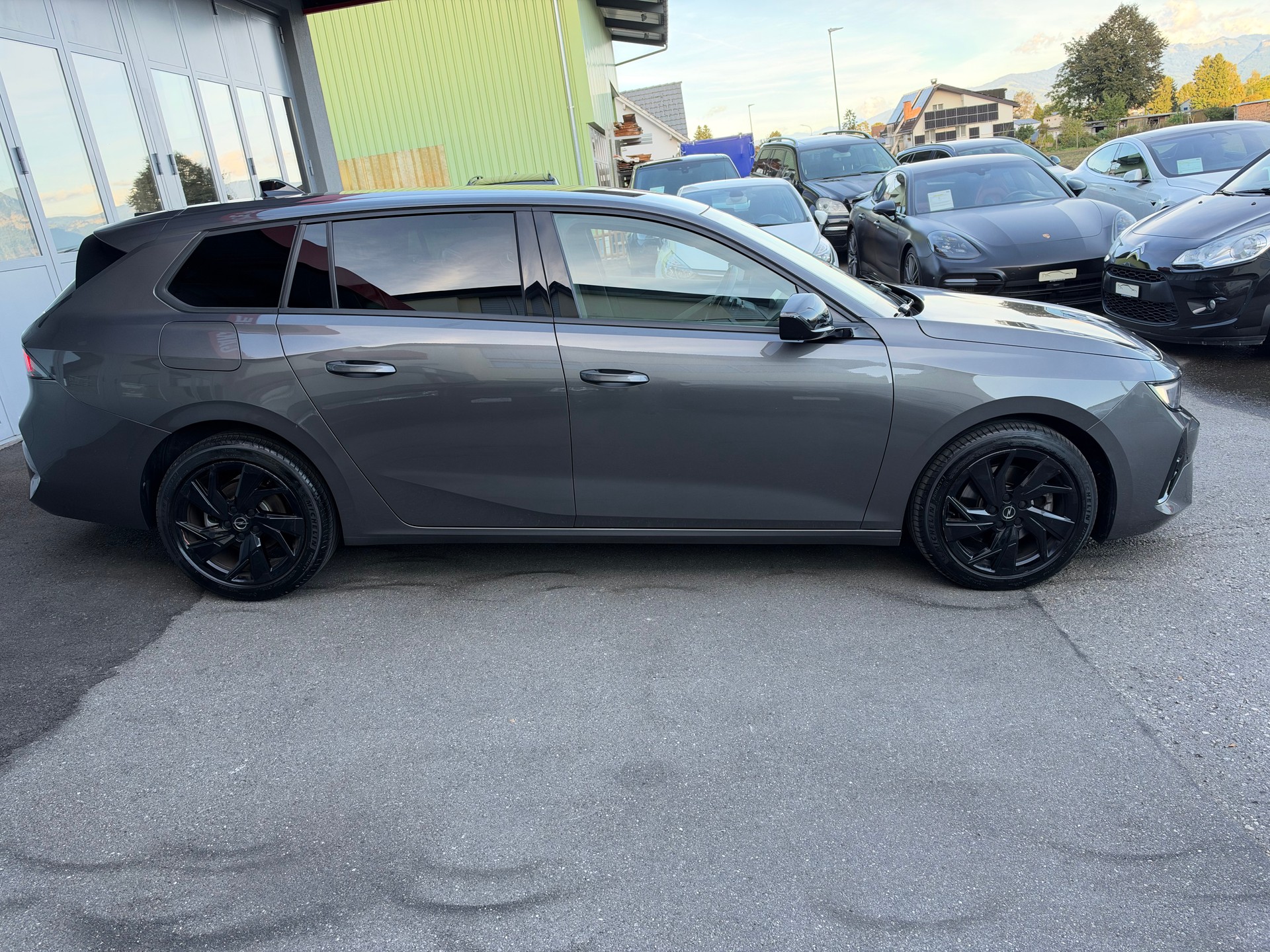 OPEL Astra Sports Tourer 1.2i Turbo GS A-image-12