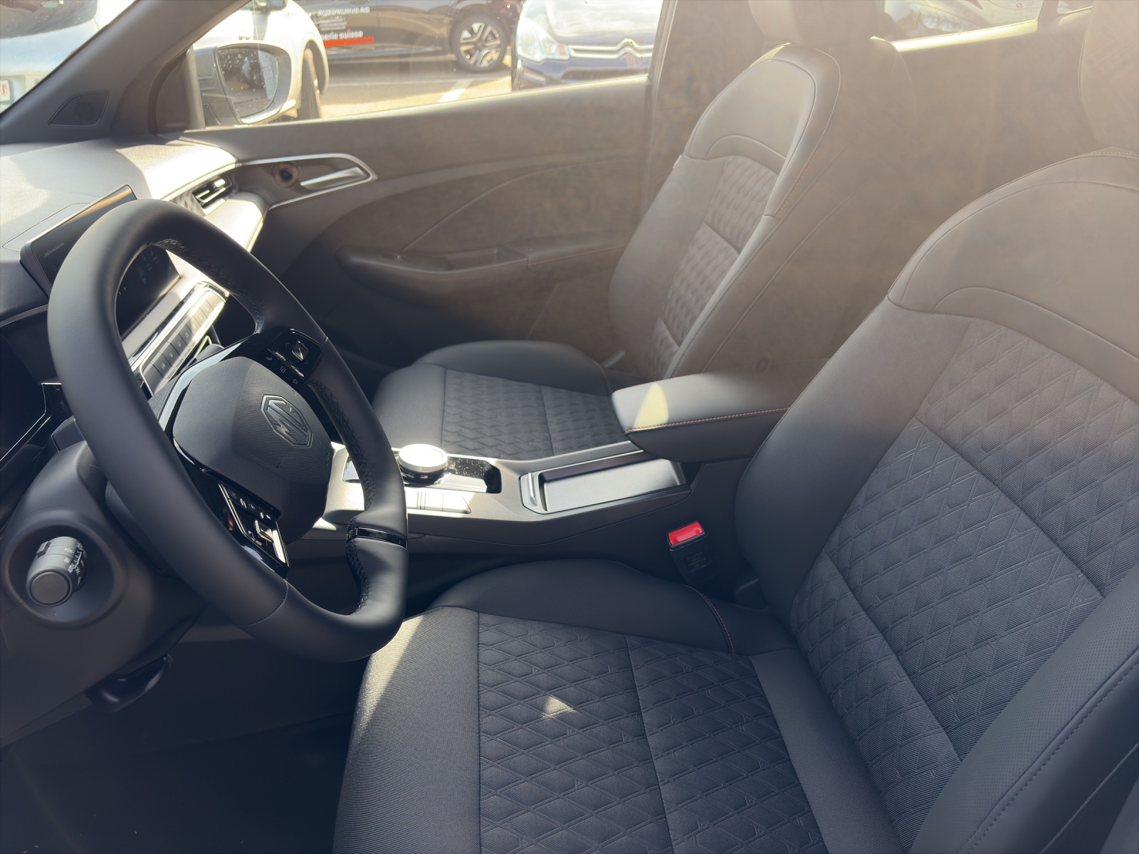 MG 3 1.5 Hybrid Luxury-image-3
